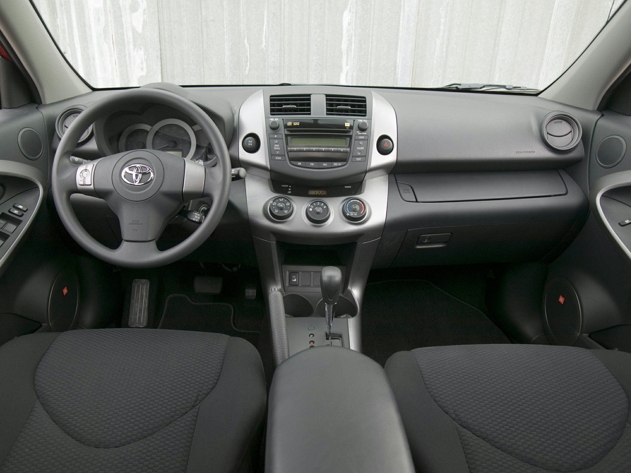 Toyota RAV4 2006 dashboard, steering wheel, center console