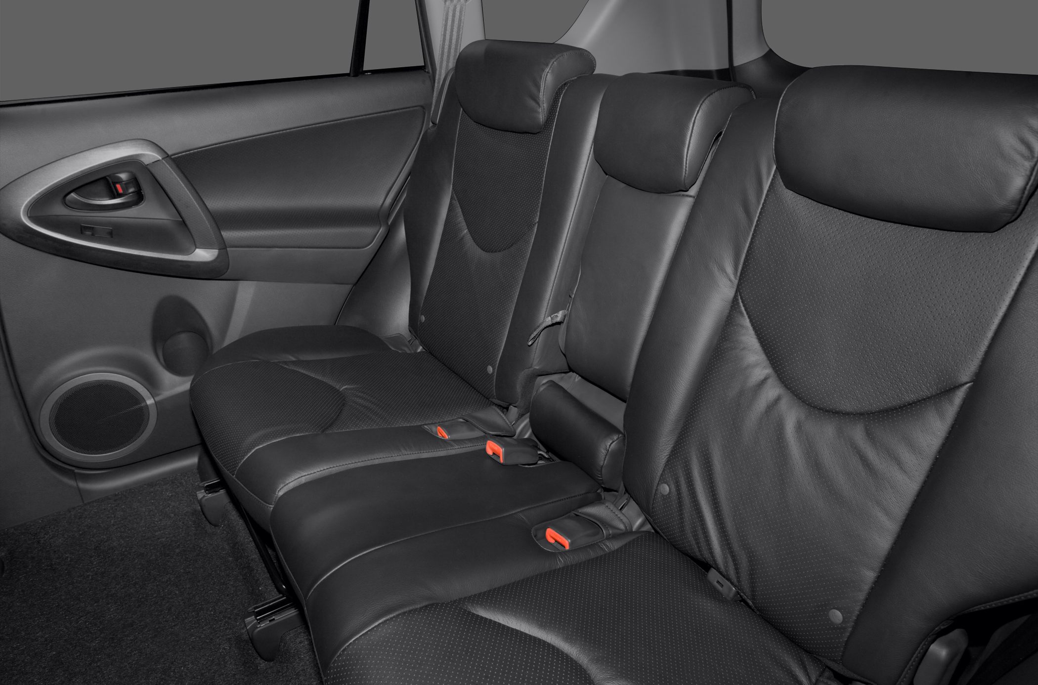 Black leather rear seats with headrests and seat belts