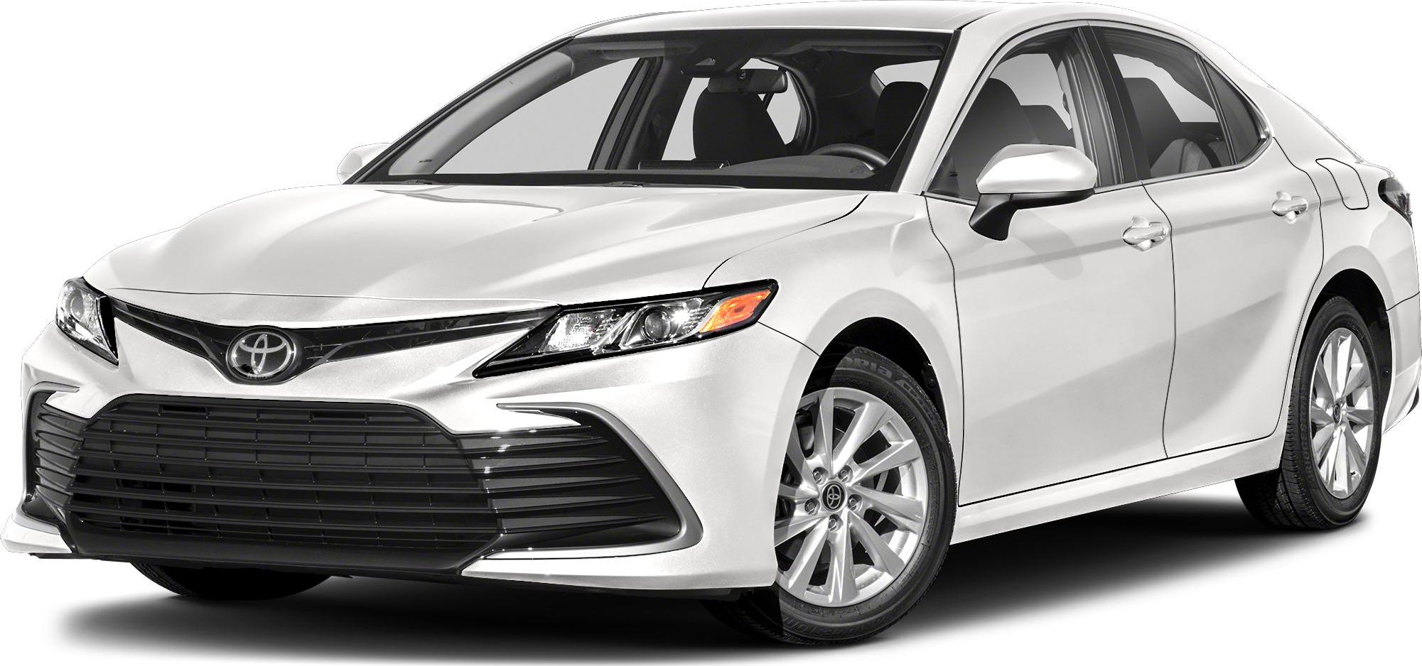 Dynamic front design with wide grille and LED headlights