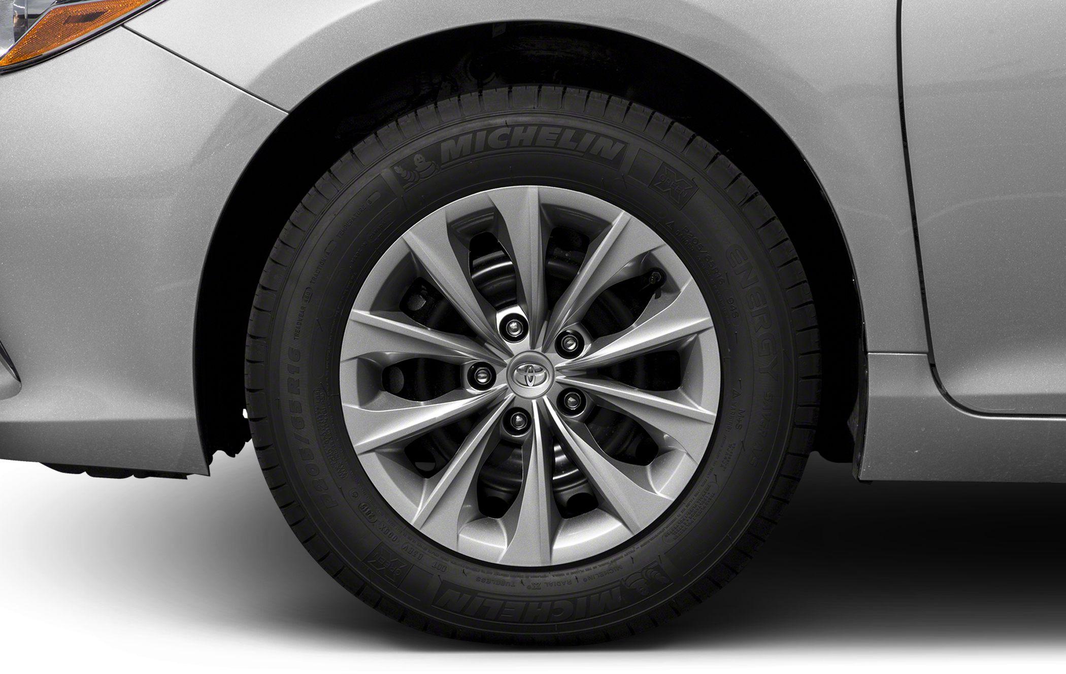 Alloy wheel with Michelin Energy tire, close-up detail