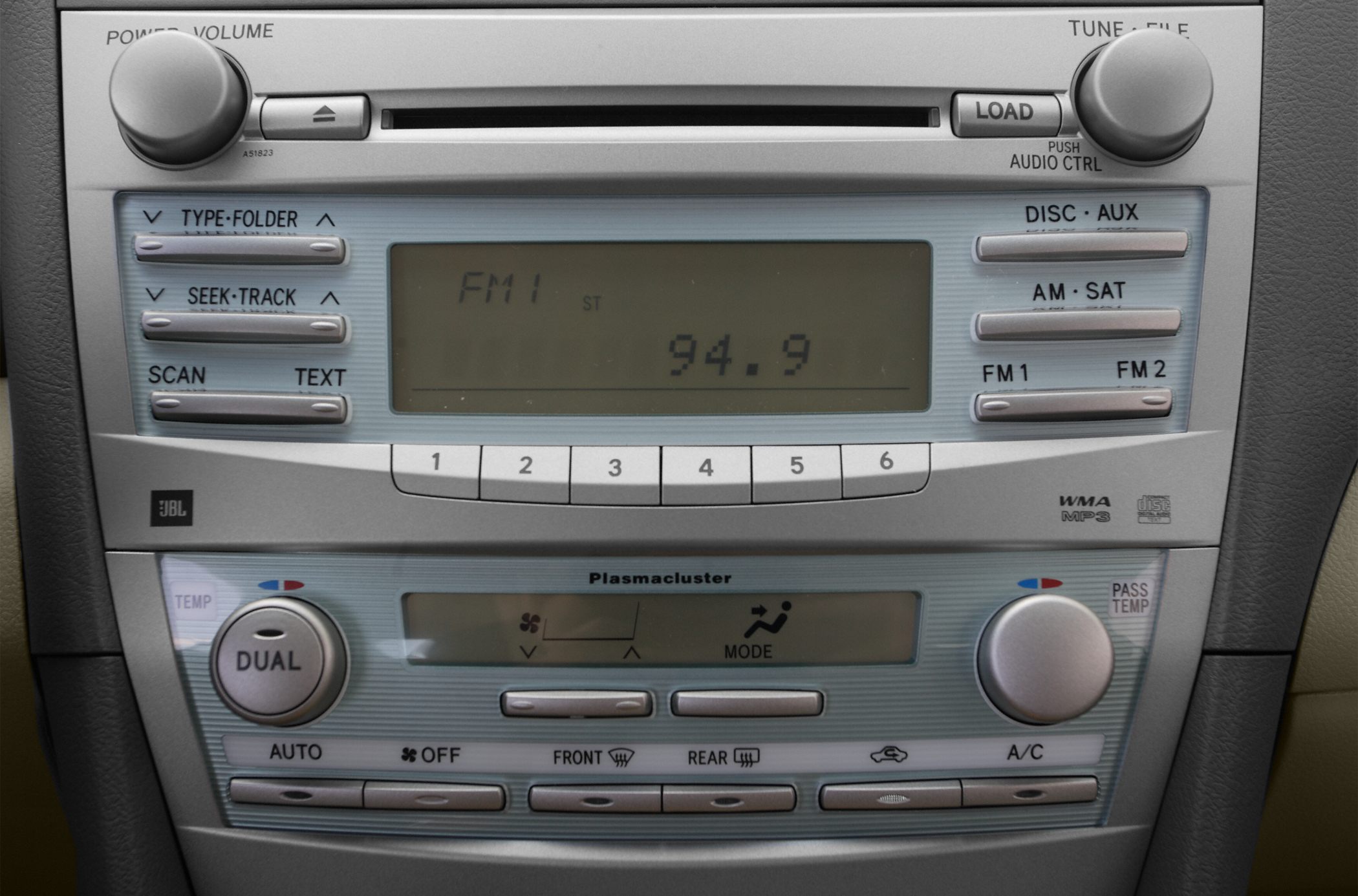 Car audio system and dual-zone automatic climate control panel with Plasmacluster.