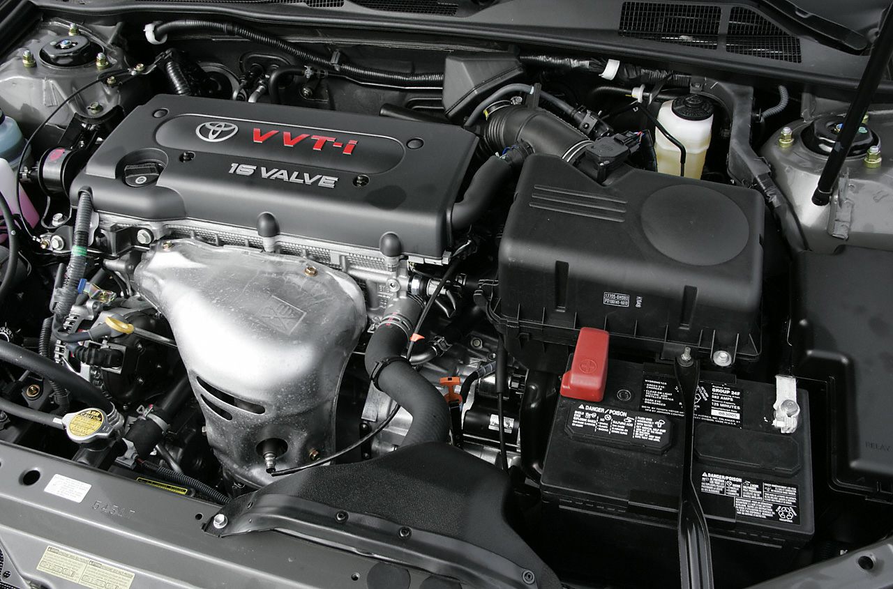 16-valve VVT-i engine with battery and air intake components