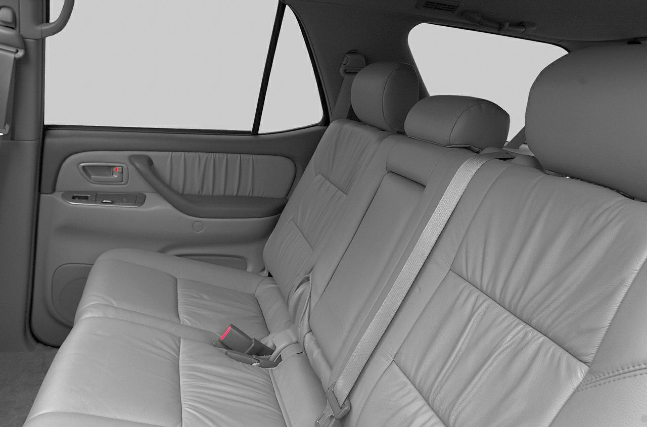 Rear leather seats with seatbelt and headrests