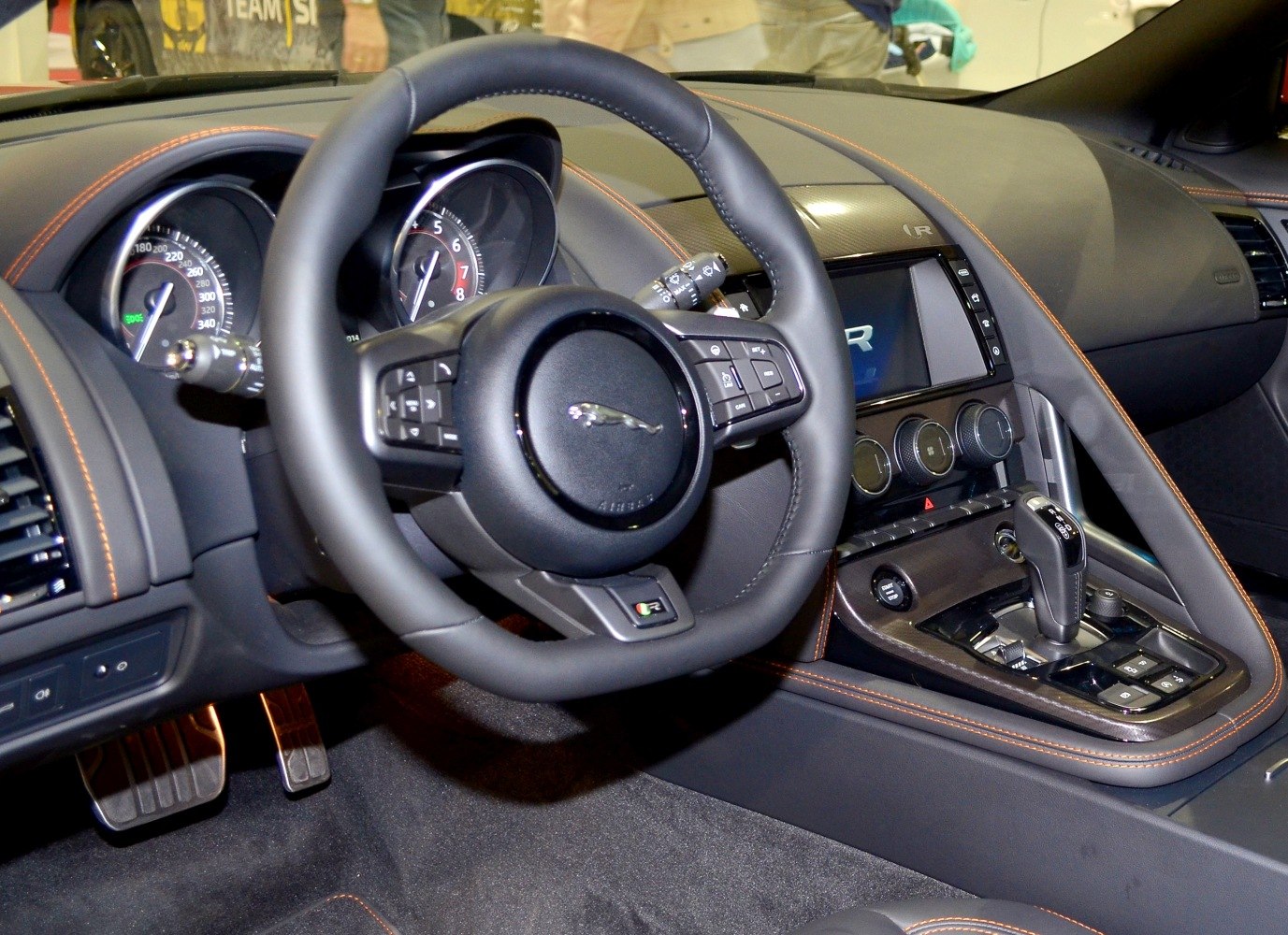 Dashboard, steering wheel, center console with gear shift and controls