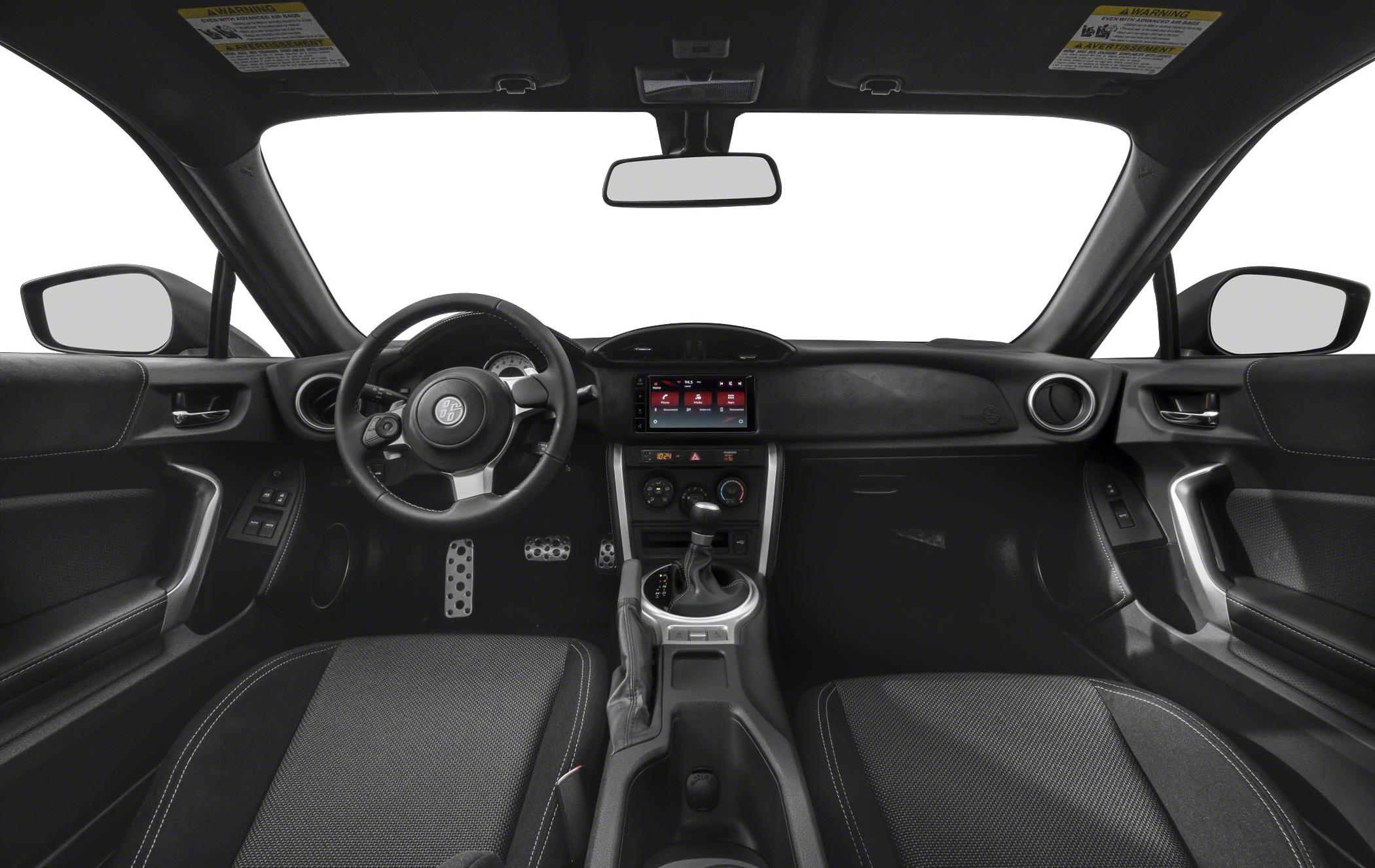 Steering wheel, dashboard, center console with manual gear shifter