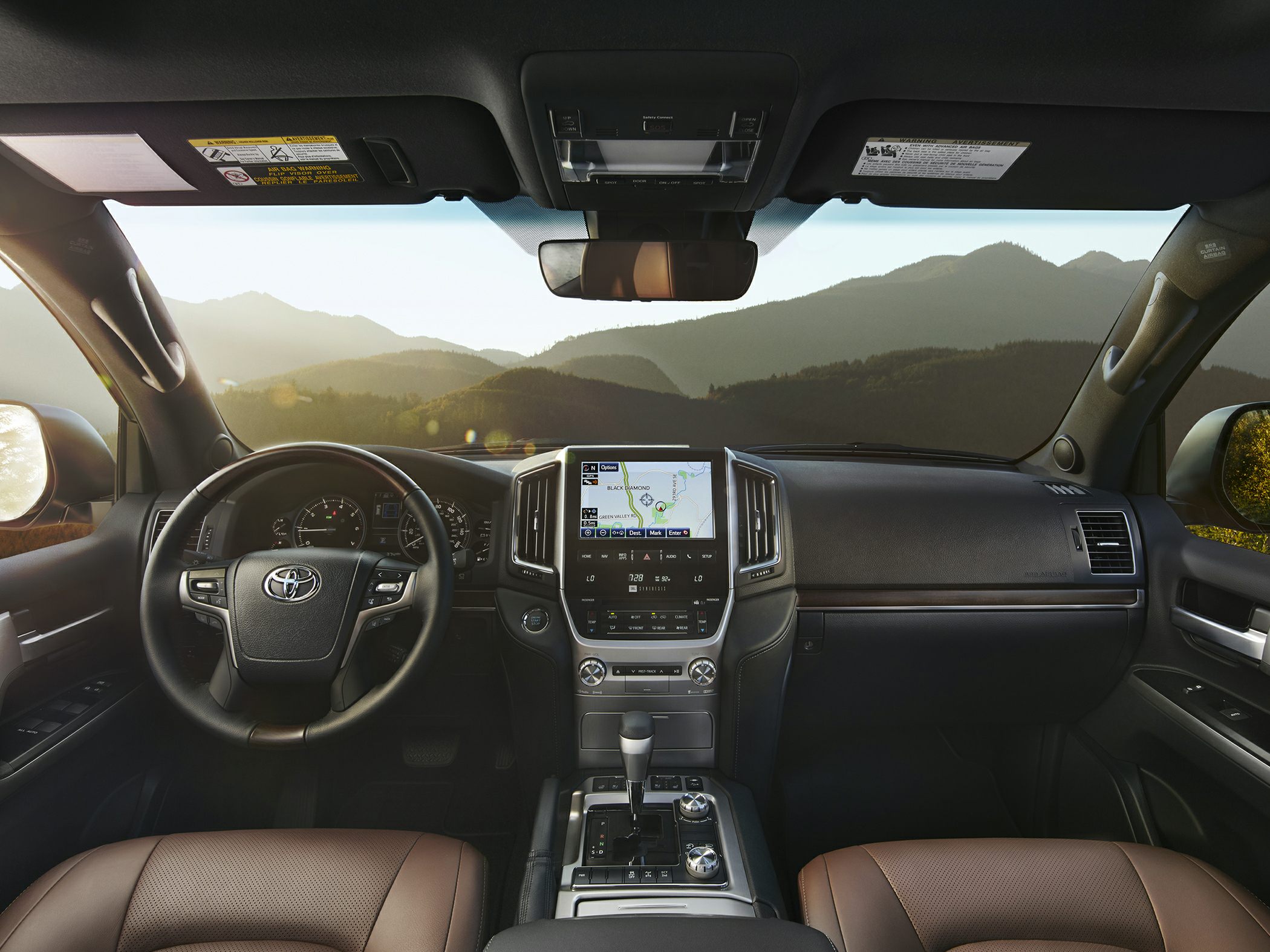 Dashboard, steering wheel, and navigation system of SUV interior