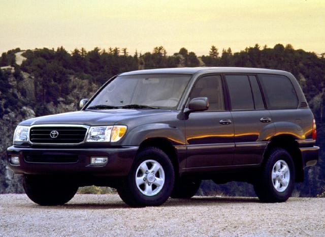 SUV front-side view with rugged body and elevated stance
