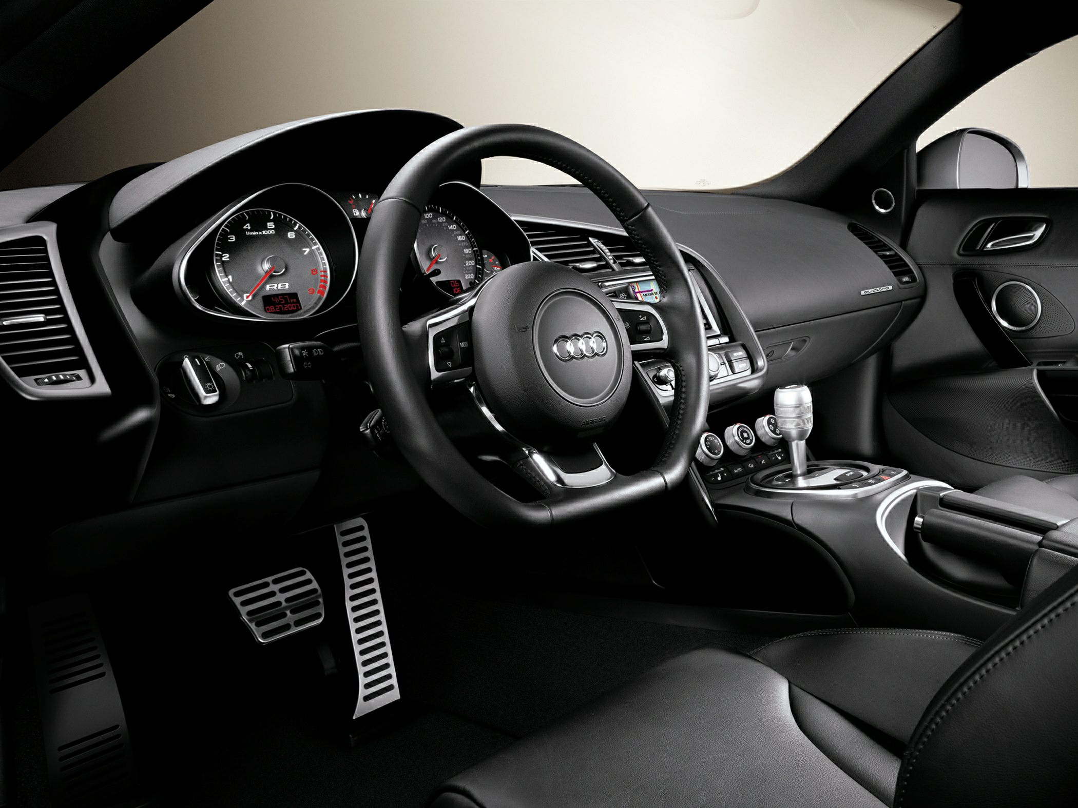 Dashboard, steering wheel, center console interior