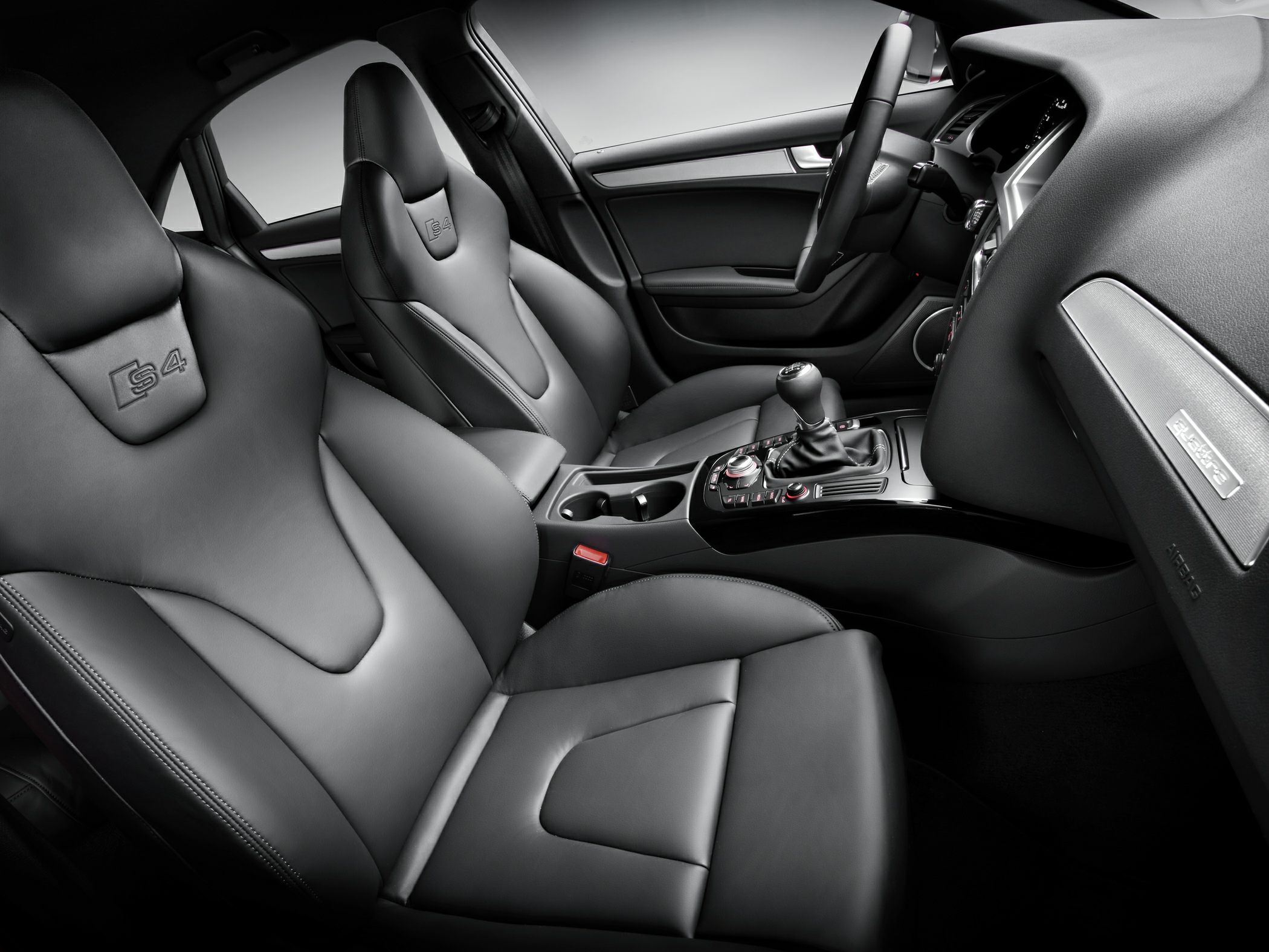 Sport leather seats and manual gearshift interior design