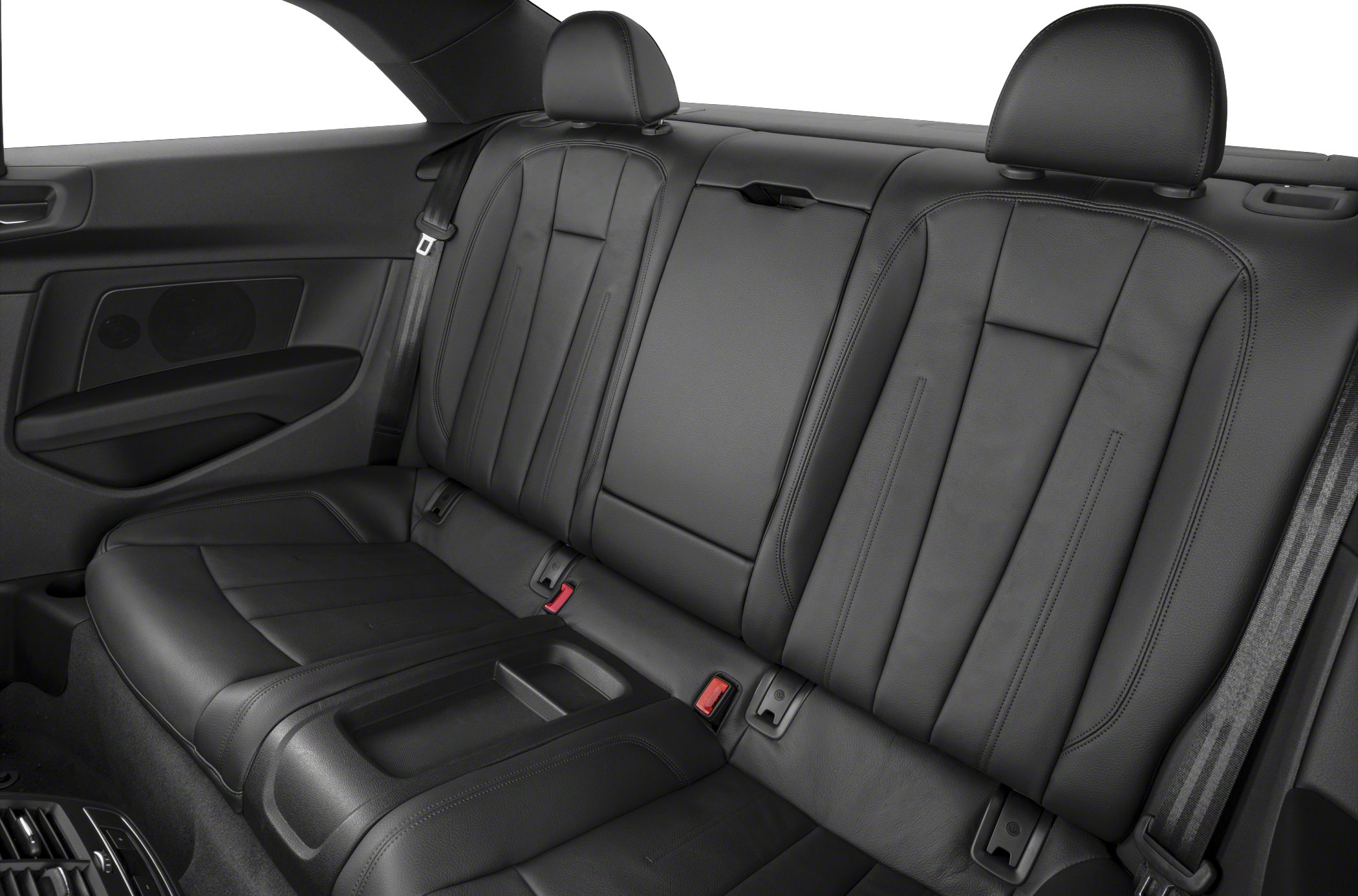 Rear black leather seats with headrests and seat belts