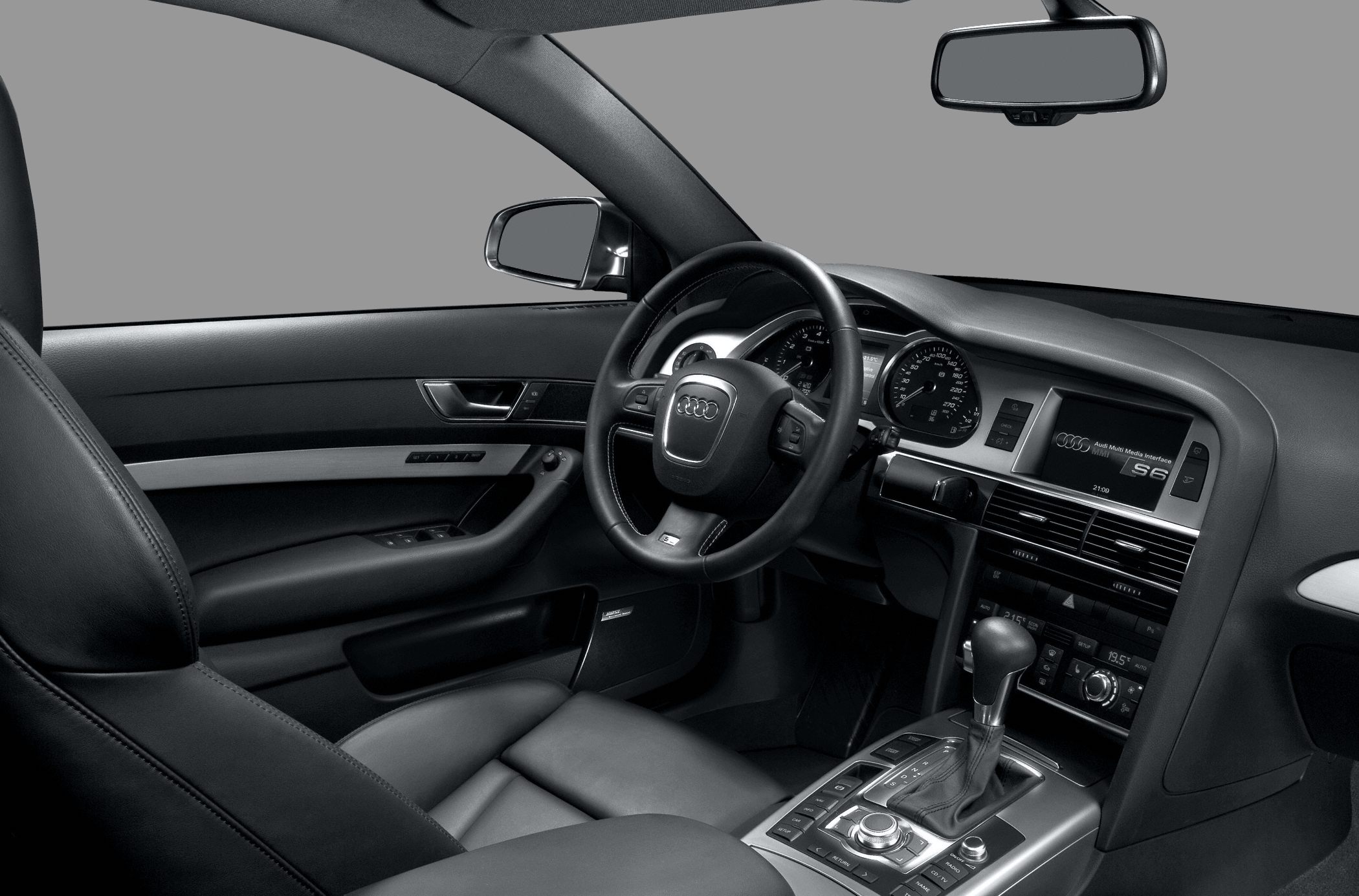 Leather seats, ergonomic dashboard, MMI display, automatic gear shift