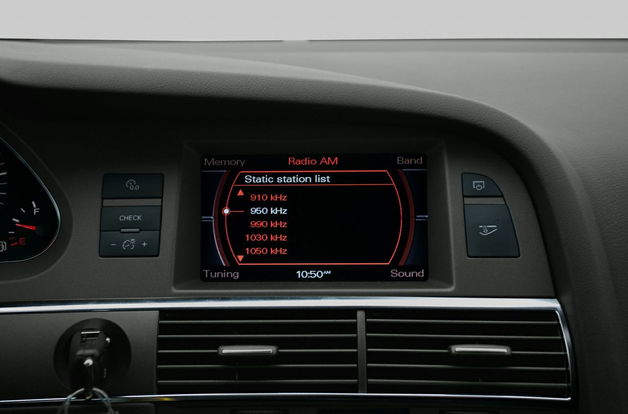 Audi 2005 car radio AM static station list display screen