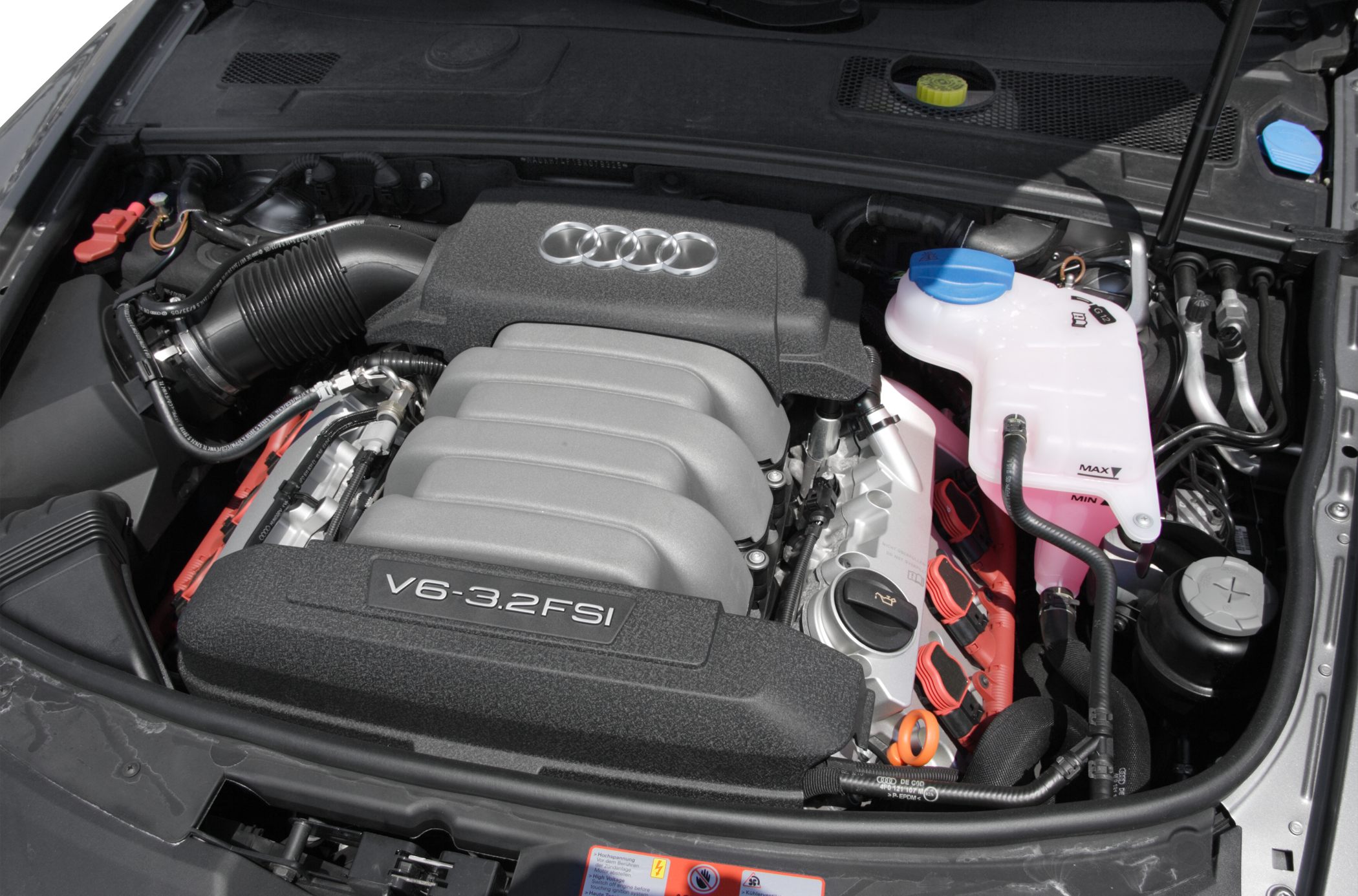V6 3.2 FSI engine layout in an engine compartment
