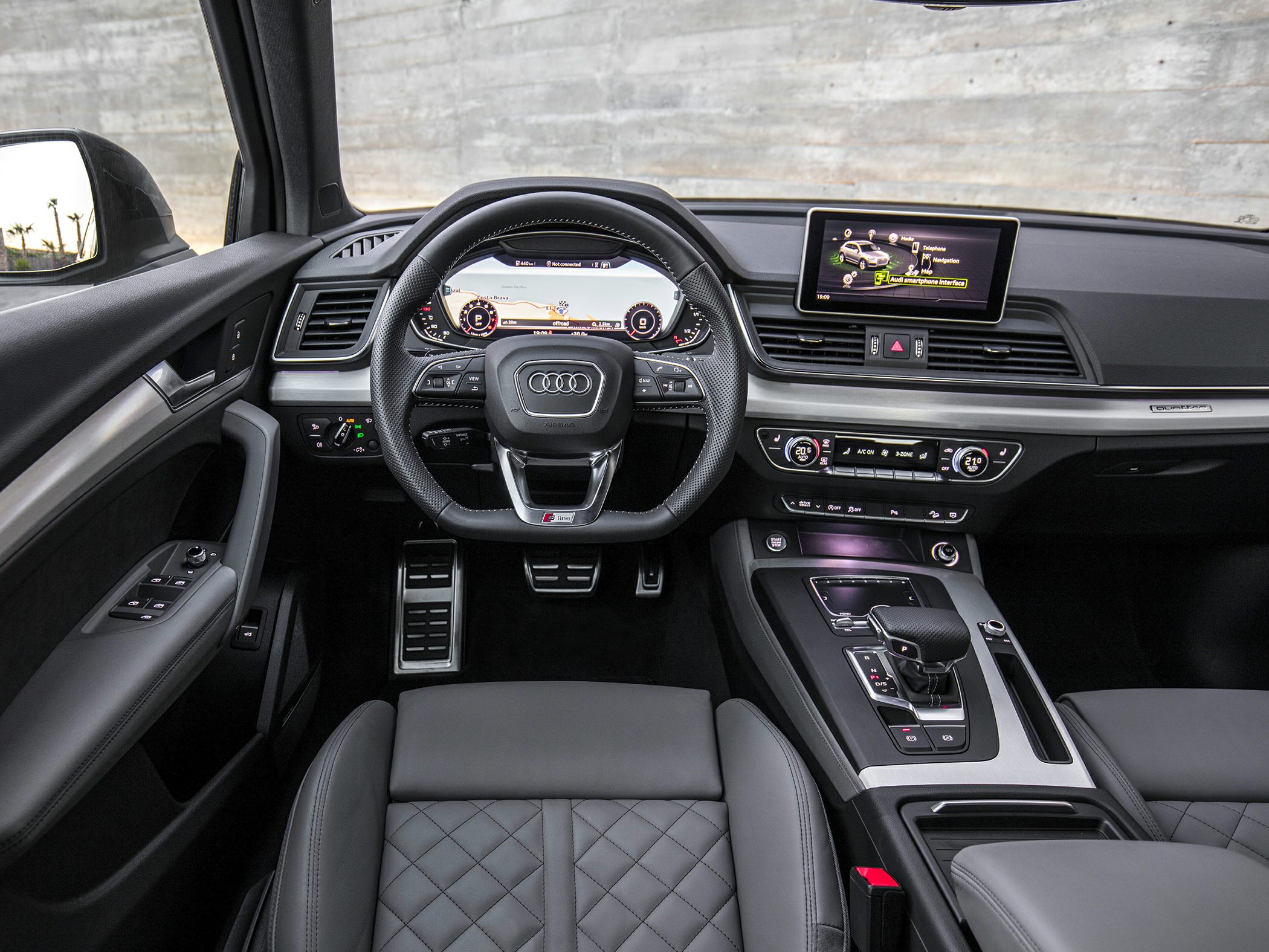 Digital dashboard, multifunction steering wheel, infotainment screen