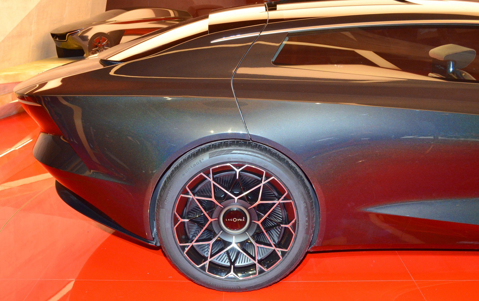 Futuristic rear side profile and intricate alloy wheel design