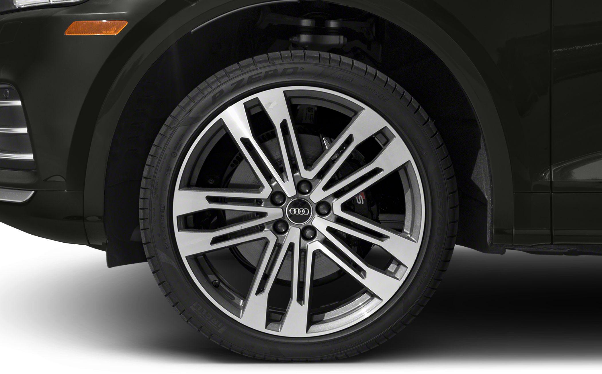 Alloy wheel and tire close-up