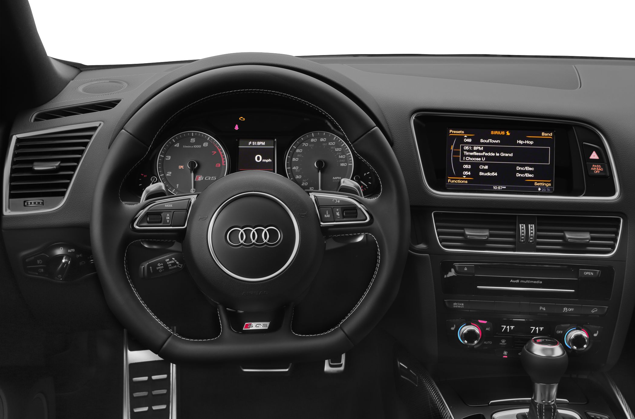 Steering wheel, digital instrument cluster, infotainment screen, climate control panel