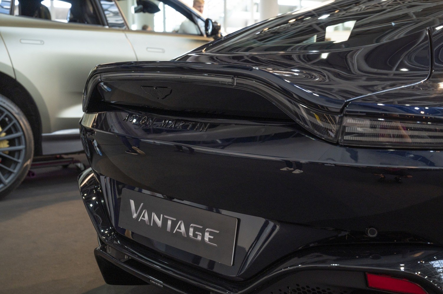 Rear end with integrated spoiler and sleek tail lights