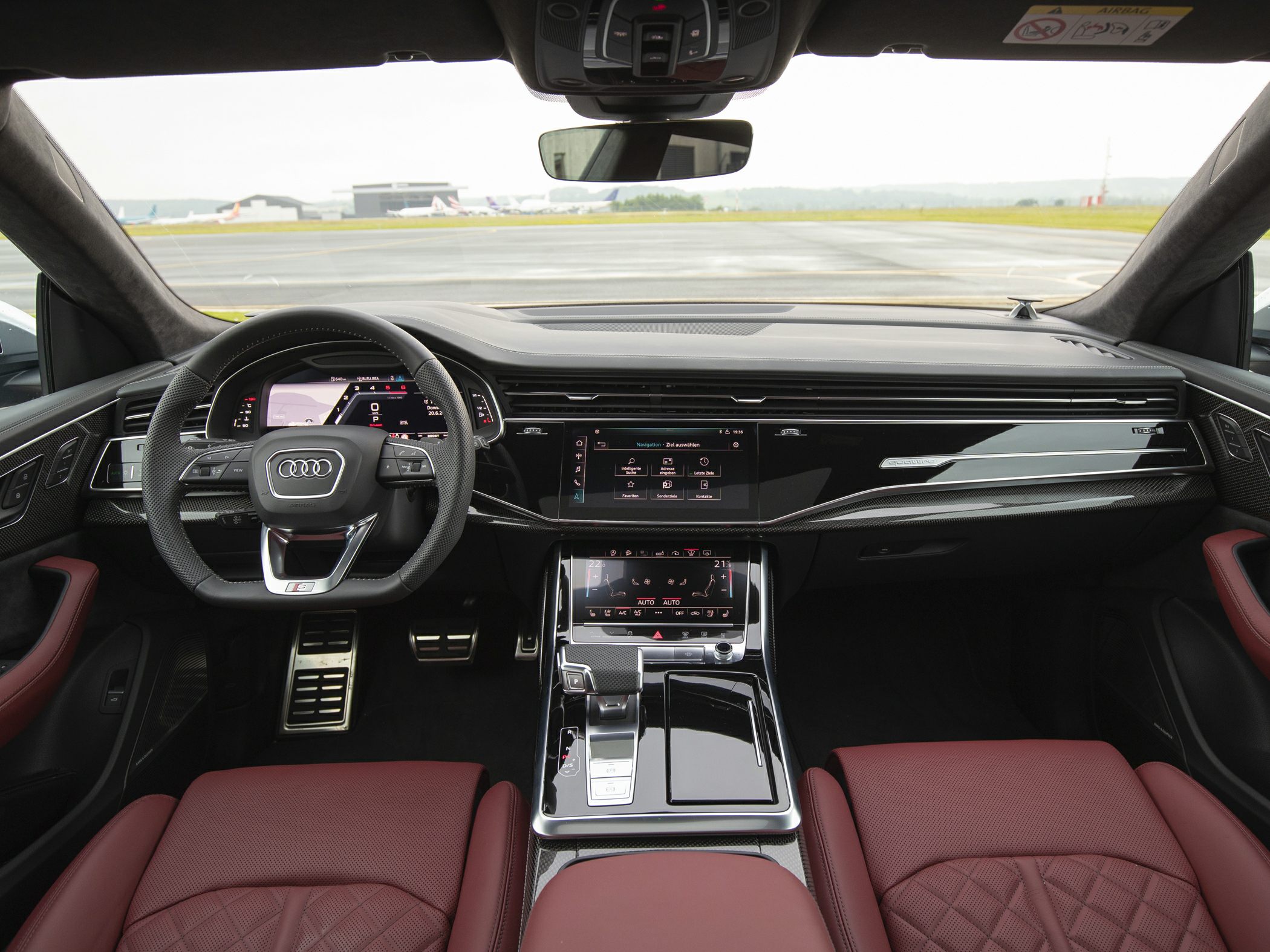 Digital dashboard, multifunction steering wheel, red quilted leather seats