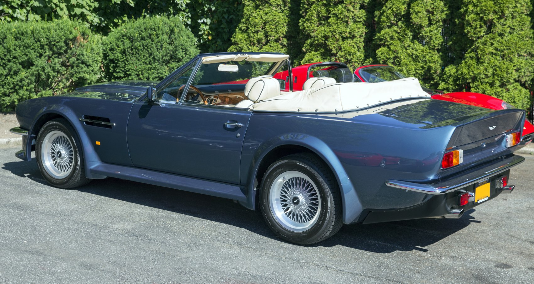 Convertible roadster with wire wheels and cream leather interior