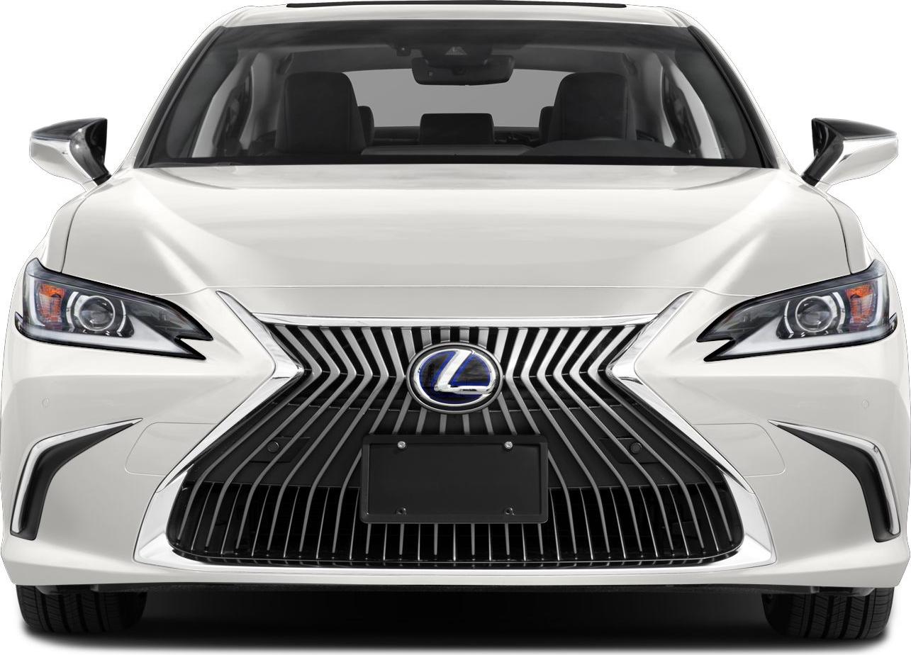 Front view with spindle grille and headlights
