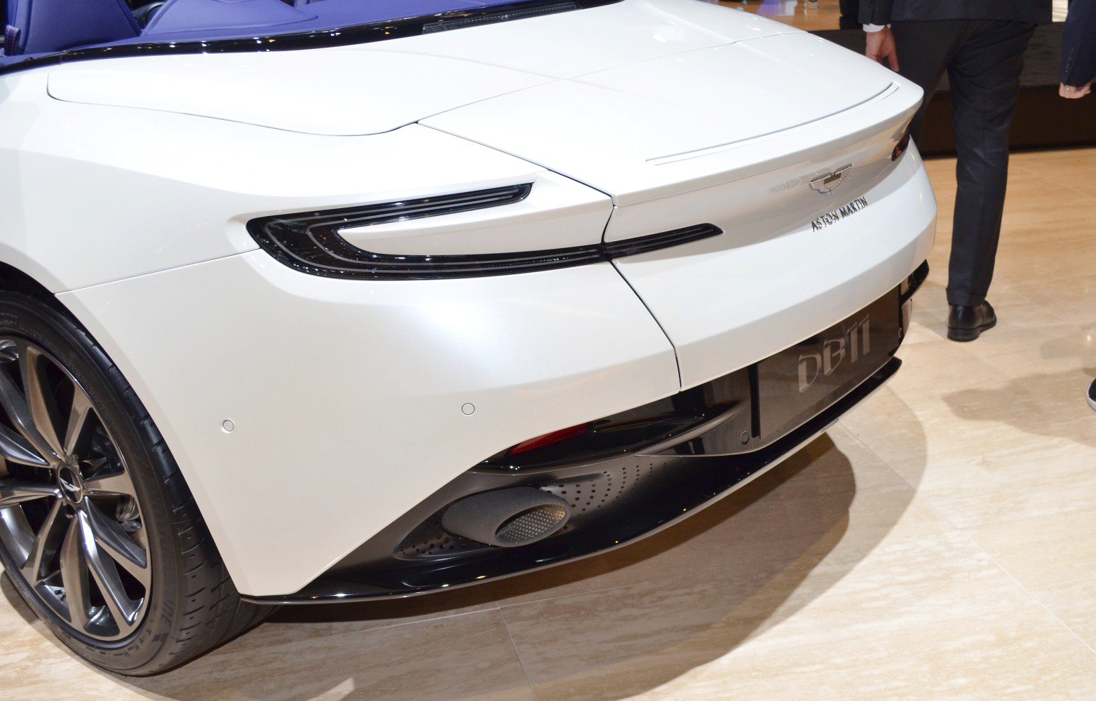 Rear design with tail light and exhaust of a convertible luxury vehicle