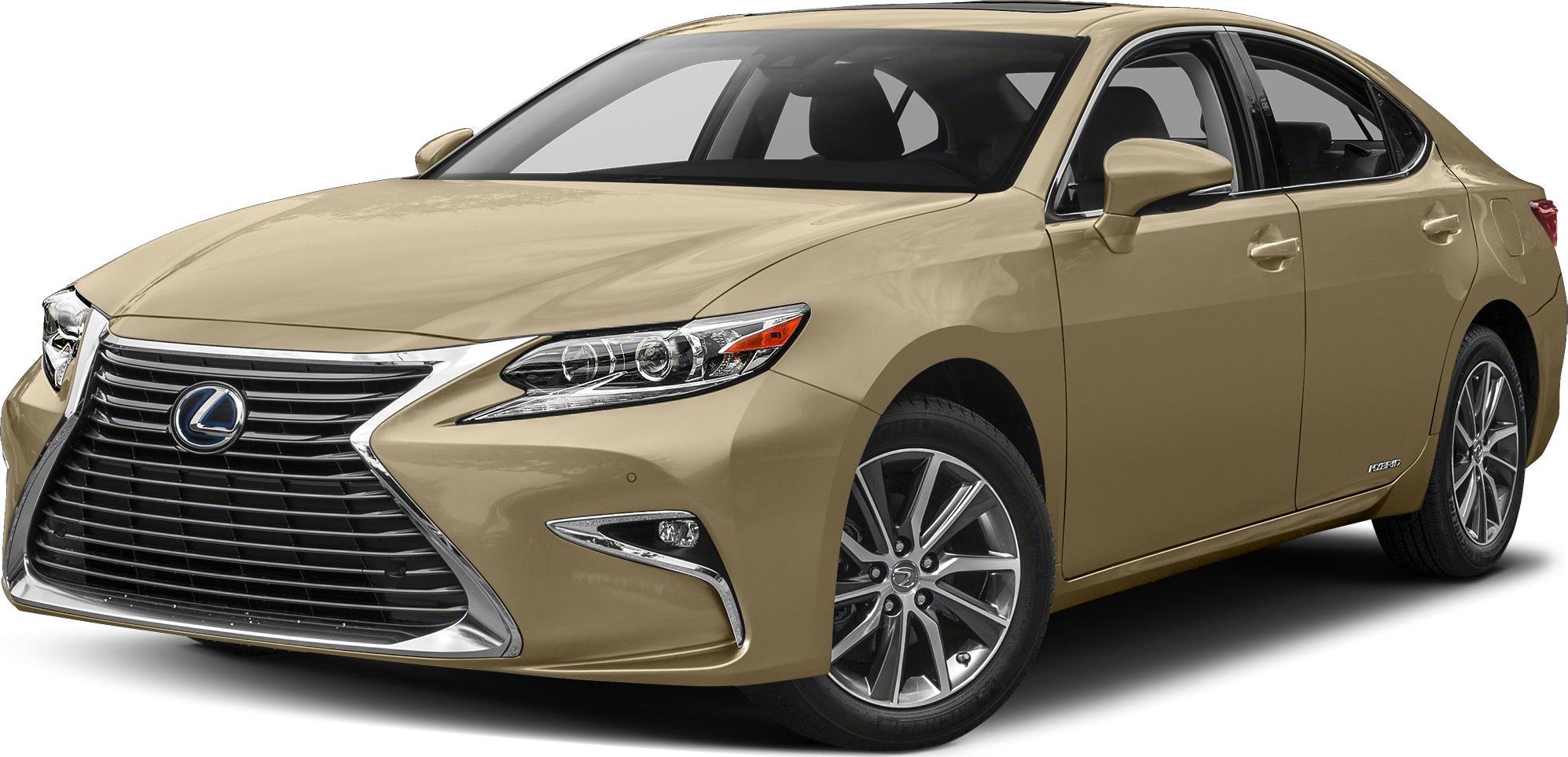 Front grille and headlight design of luxury sedan