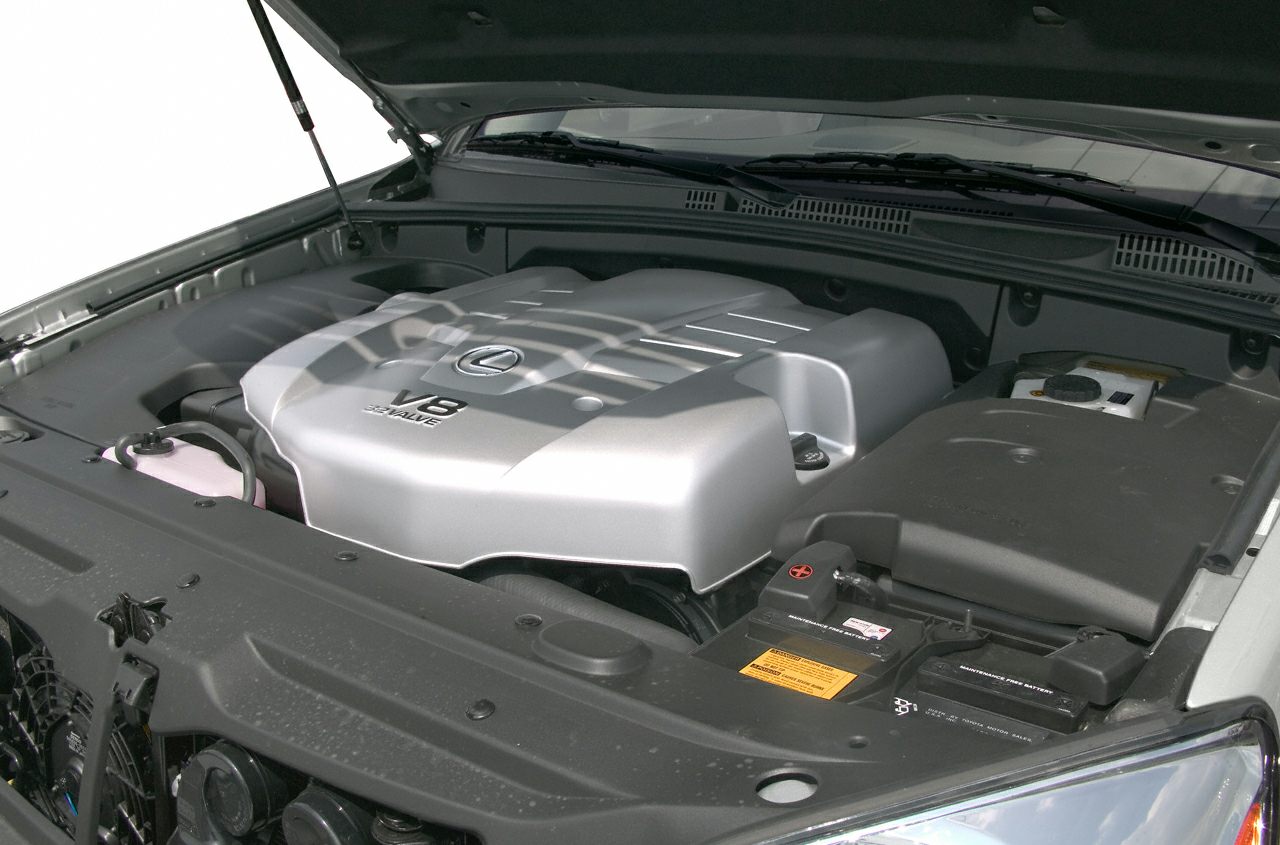 V8 32 valve engine bay with engine cover