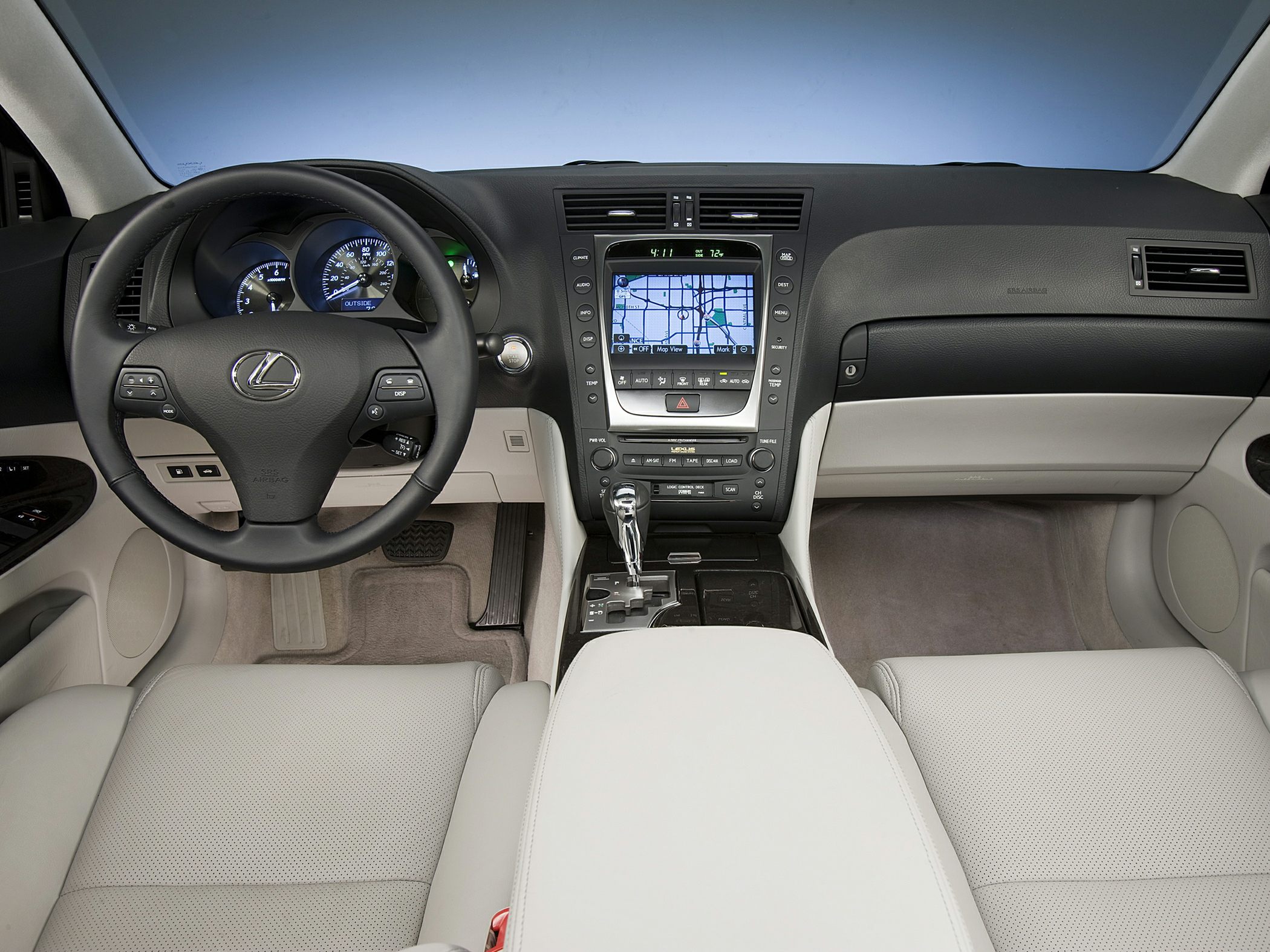 Leather seats, navigation system, dashboard controls, steering wheel with buttons