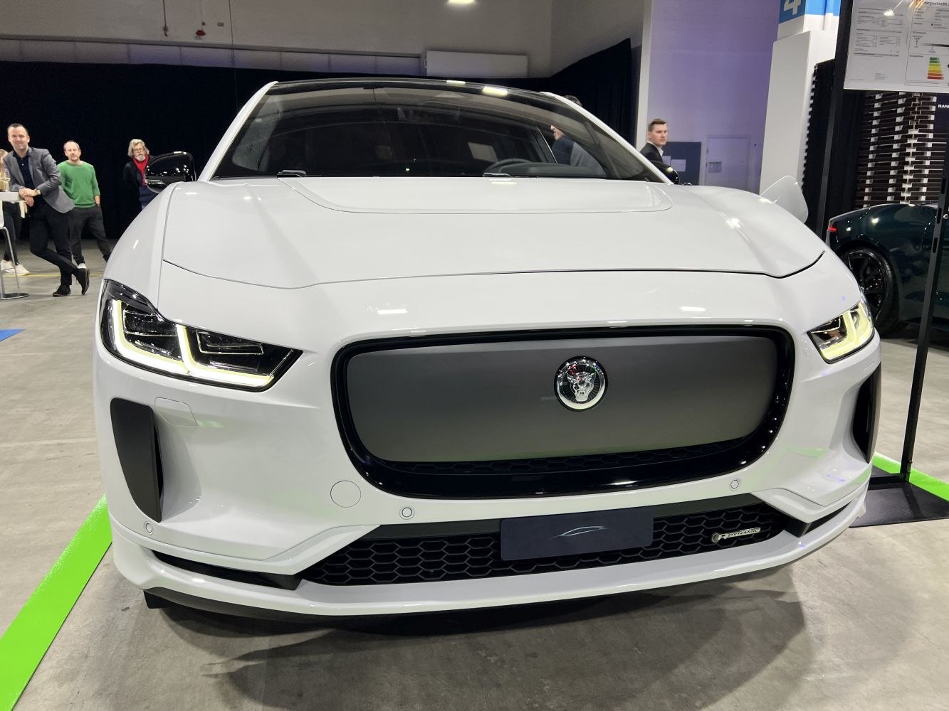 Front view with updated grille and LED headlights