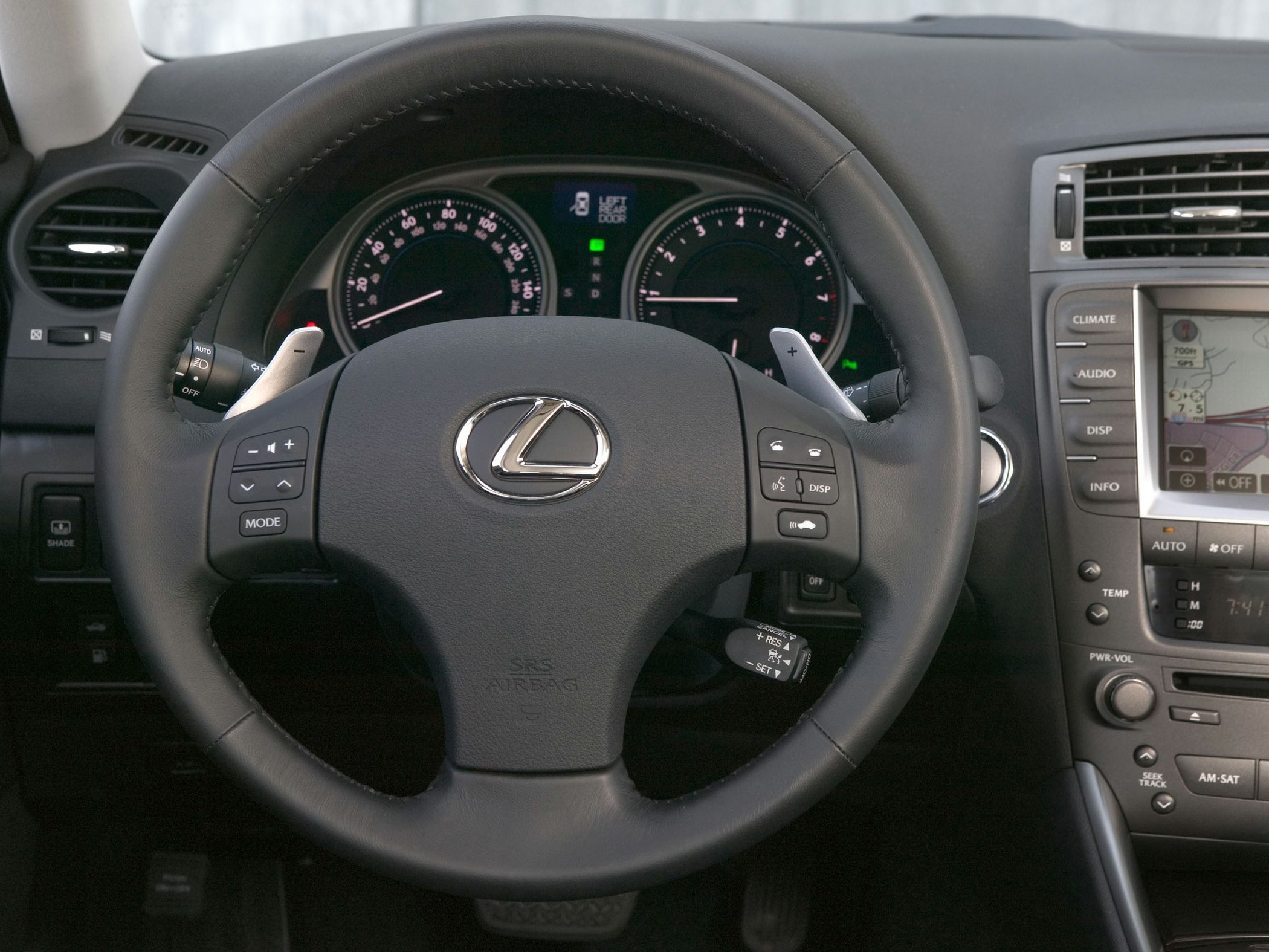Steering wheel with control buttons and instrument cluster