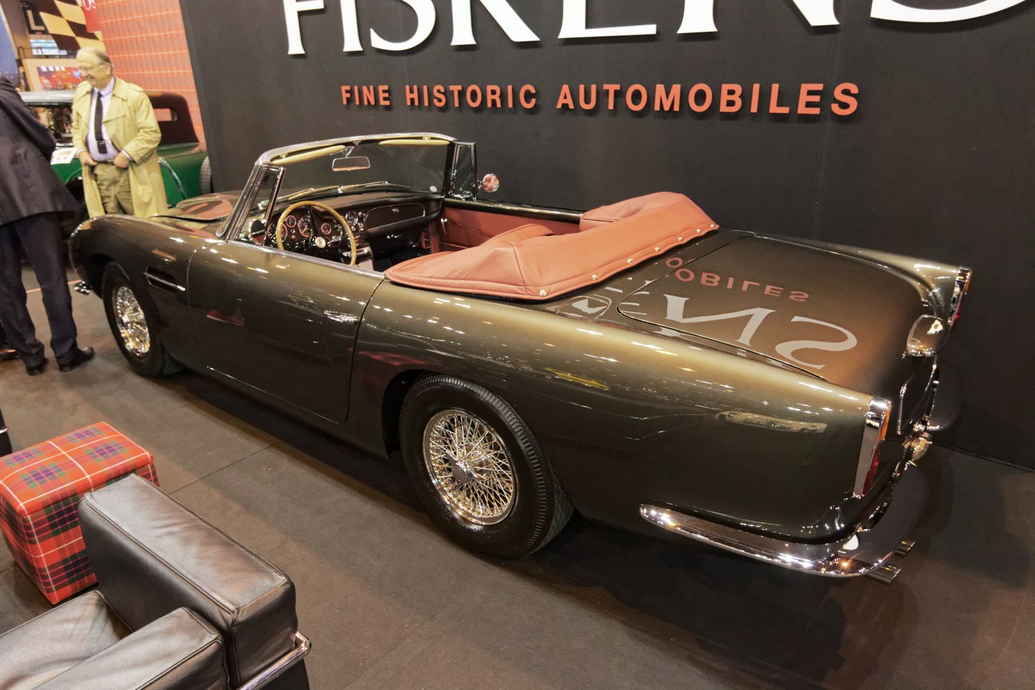 Classic convertible, chrome wire wheels, leather interior