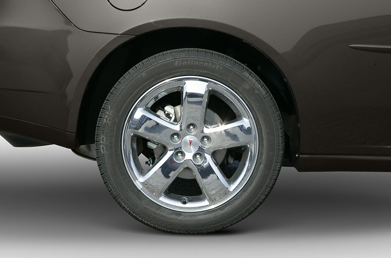 Chrome alloy wheel with brake disc and Continental tire