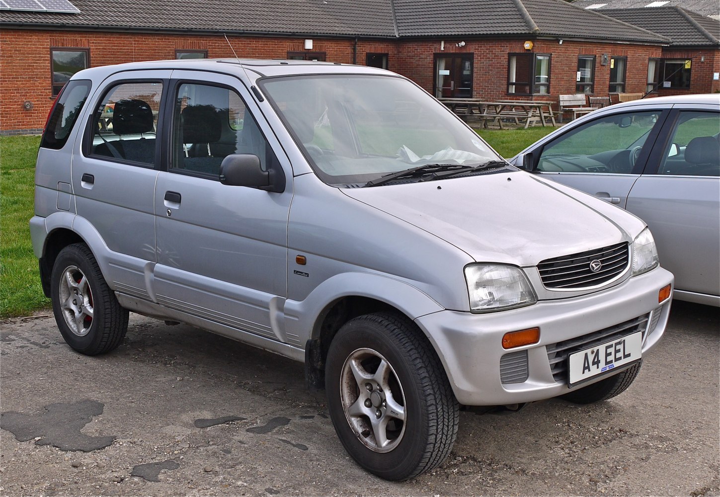 Compact SUV with raised wheel arches and split headlights