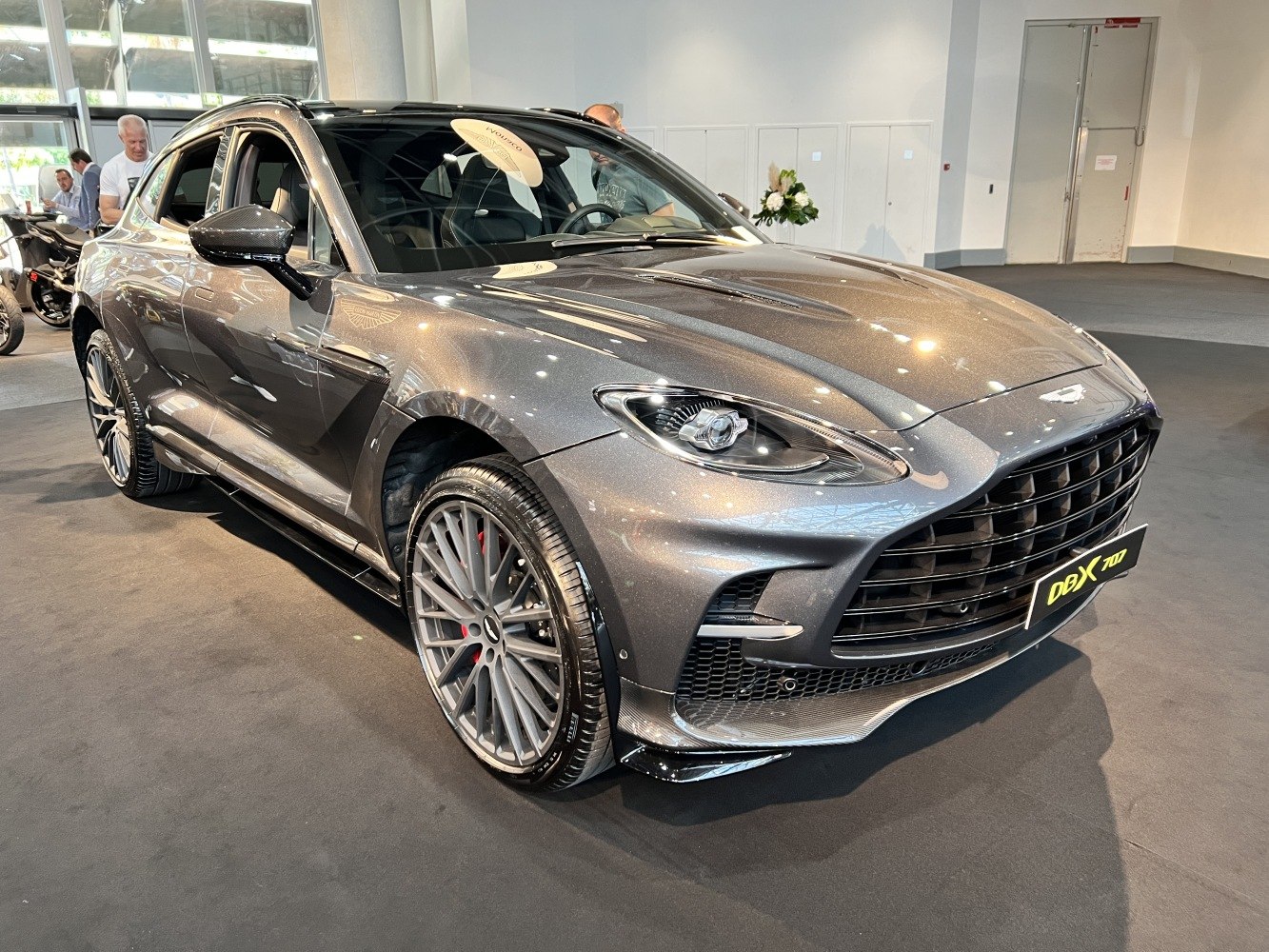 Front grille and alloy wheels of a luxury SUV