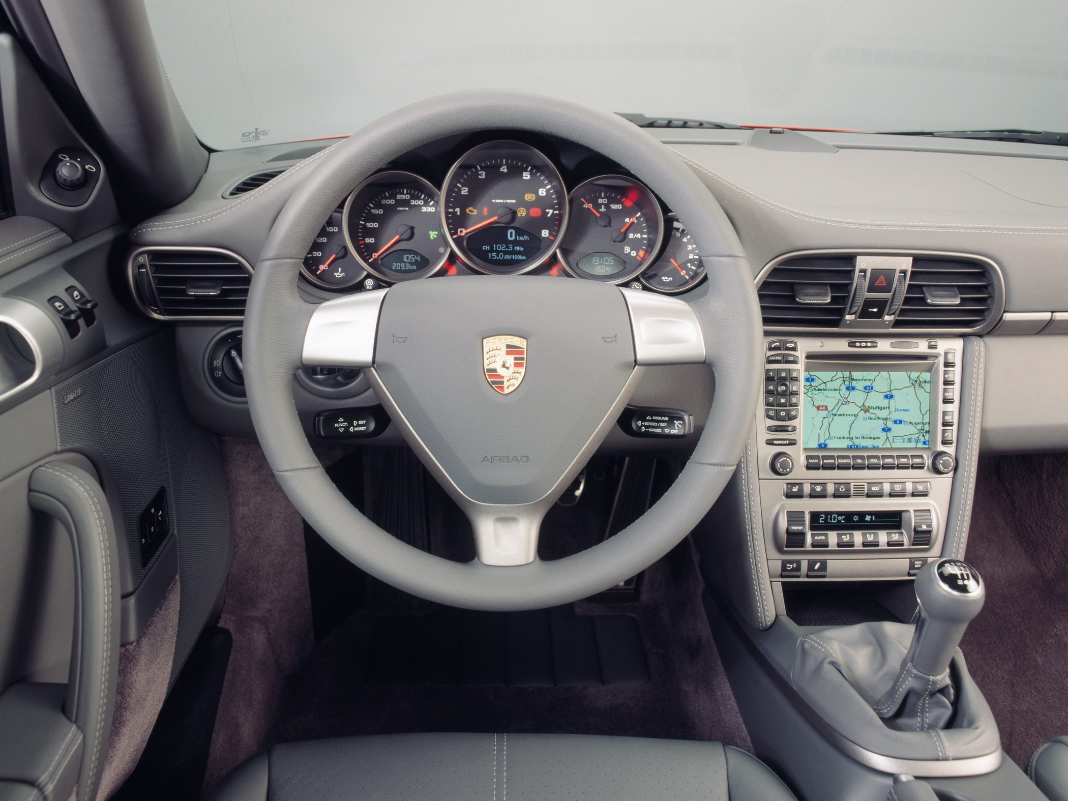 Steering wheel with instrument cluster and built-in navigation system