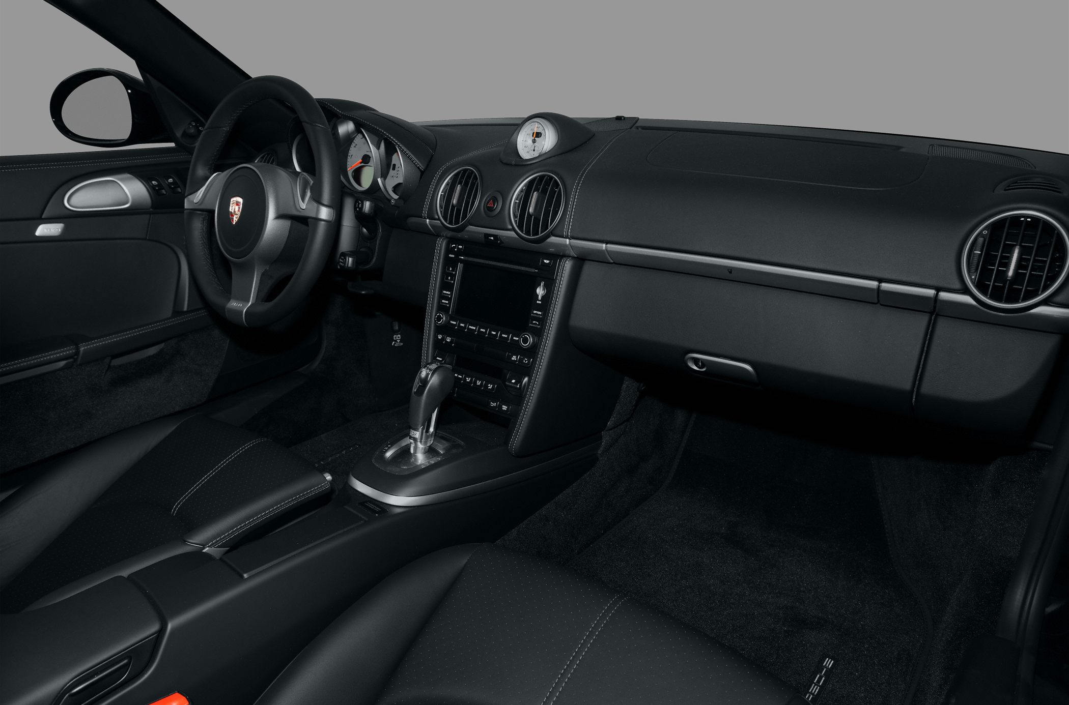 Sporty interior with automatic transmission and round air vents
