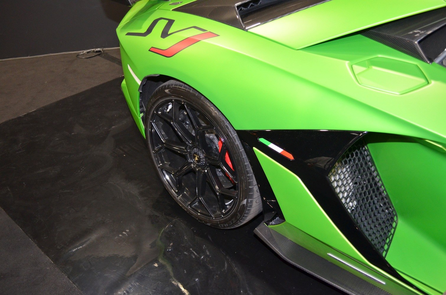 Rear wheel, green body with SVJ decal, Italian flag detail