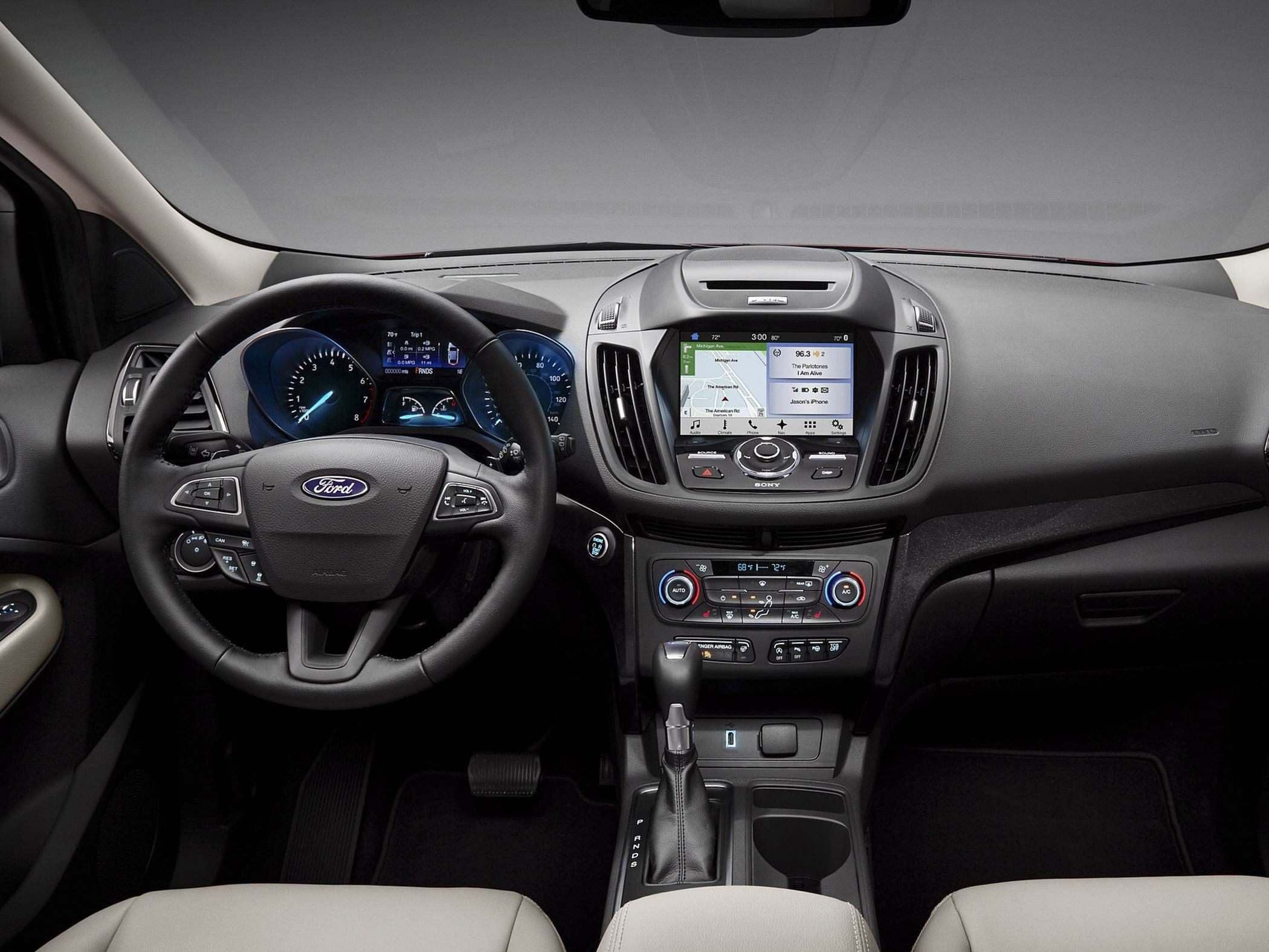 Multifunction steering wheel and SYNC 3 infotainment system dashboard