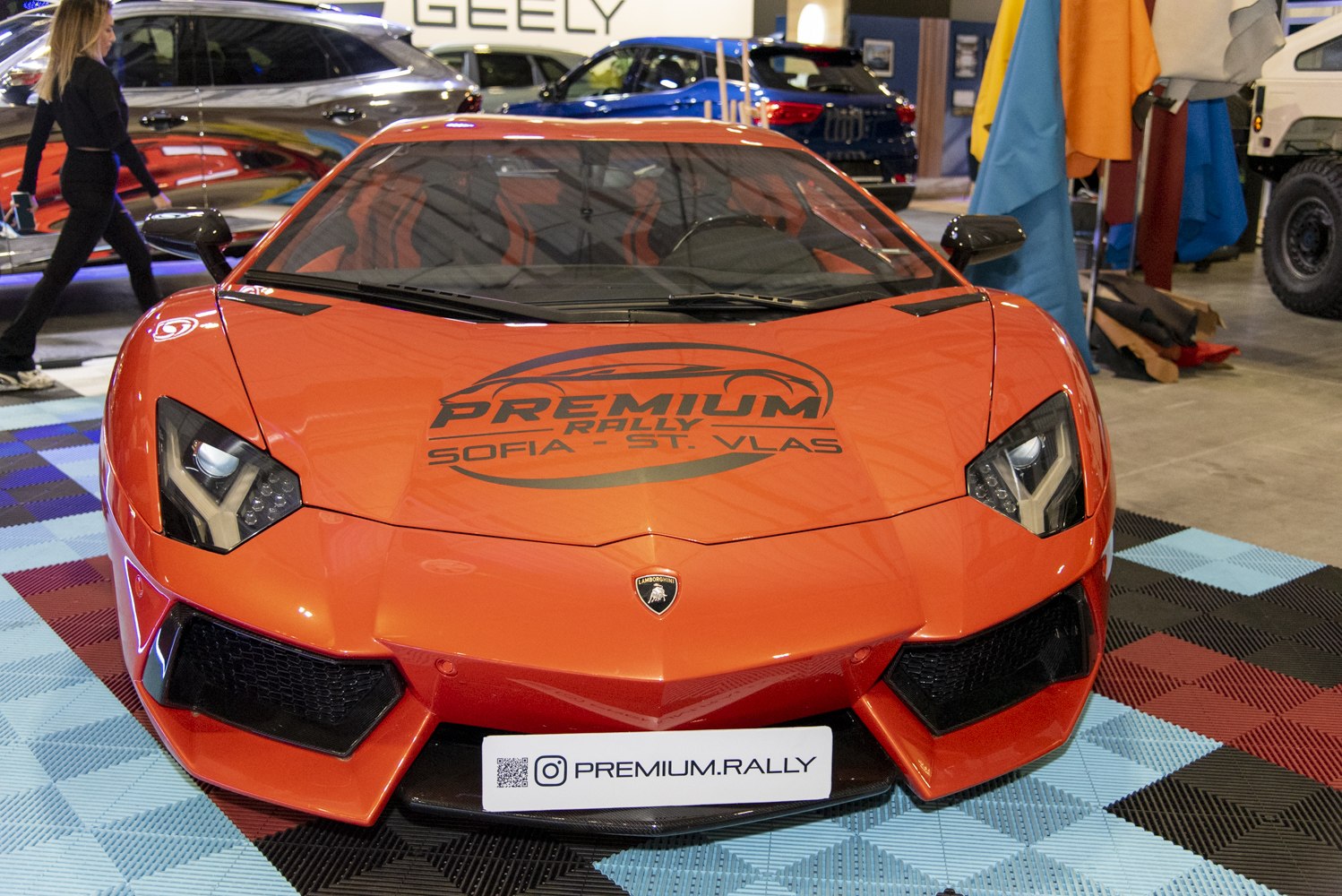Sharp headlights and aggressive front aerodynamic design