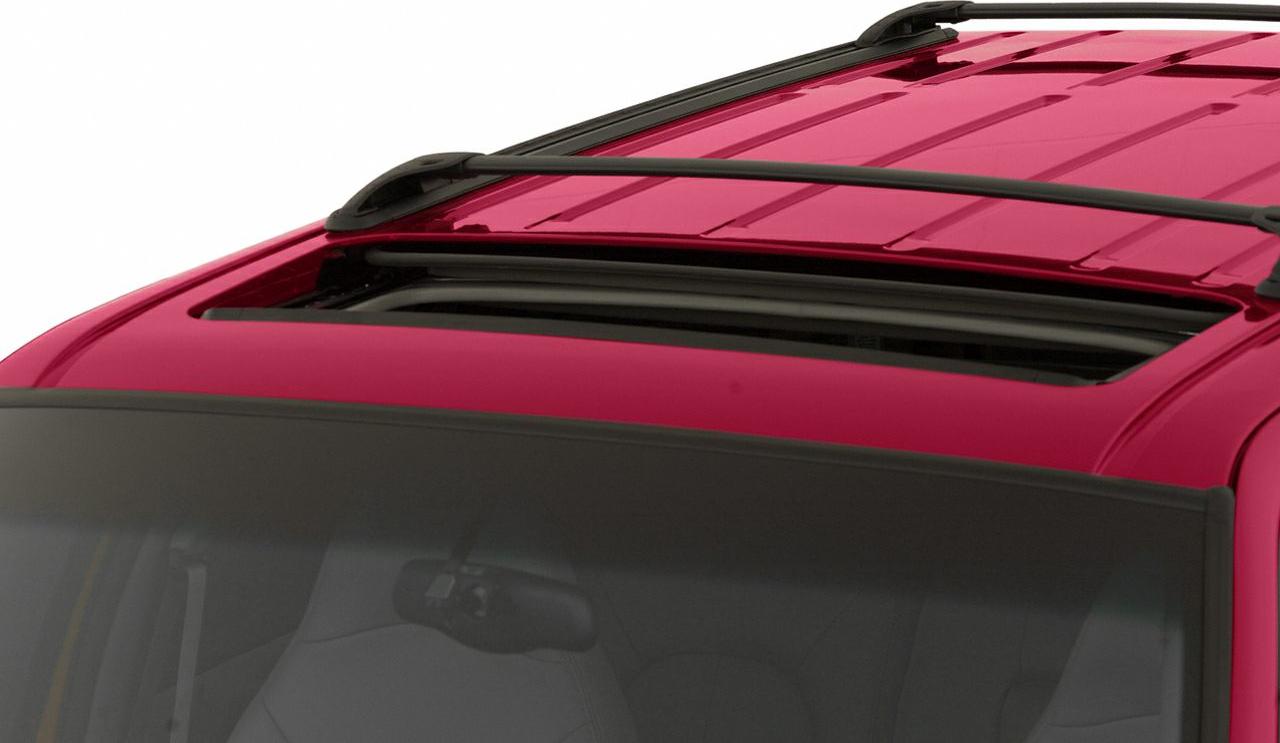 Sunroof and roof rails on SUV roof
