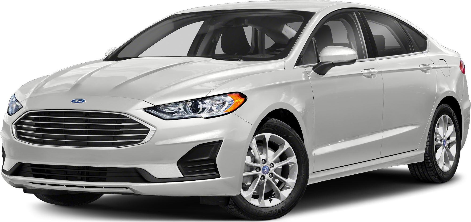 Front grille and headlight design of a midsize sedan