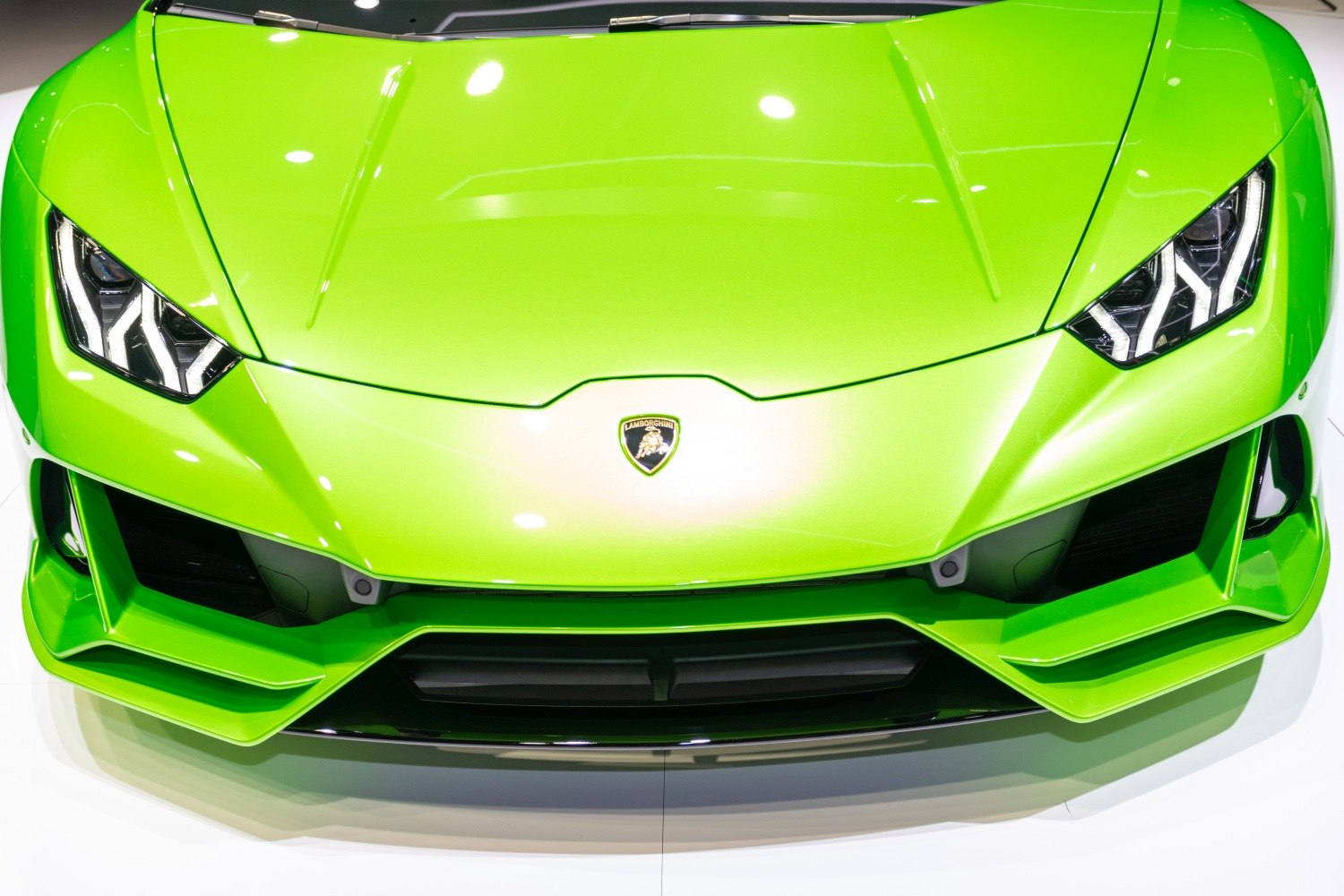 Close-up of front fascia and LED headlights in sharp design
