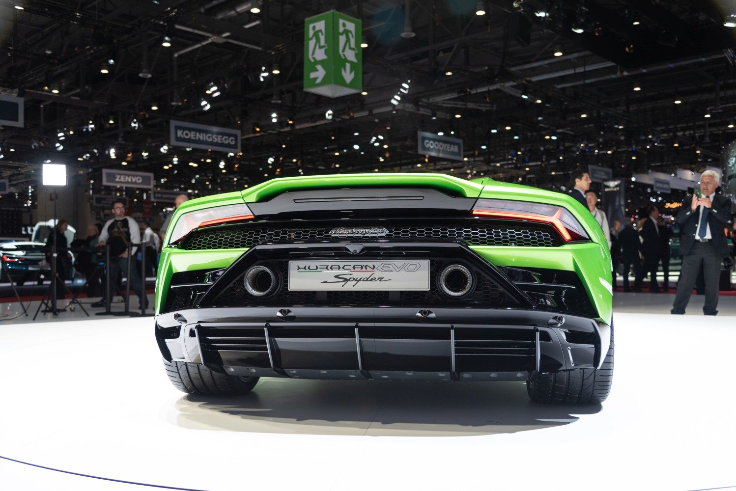 Rear view with dual exhaust and LED taillights