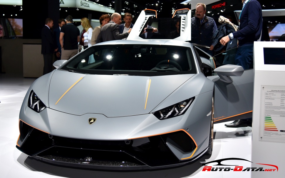 Front view of Lamborghini Huracan with scissor doors open