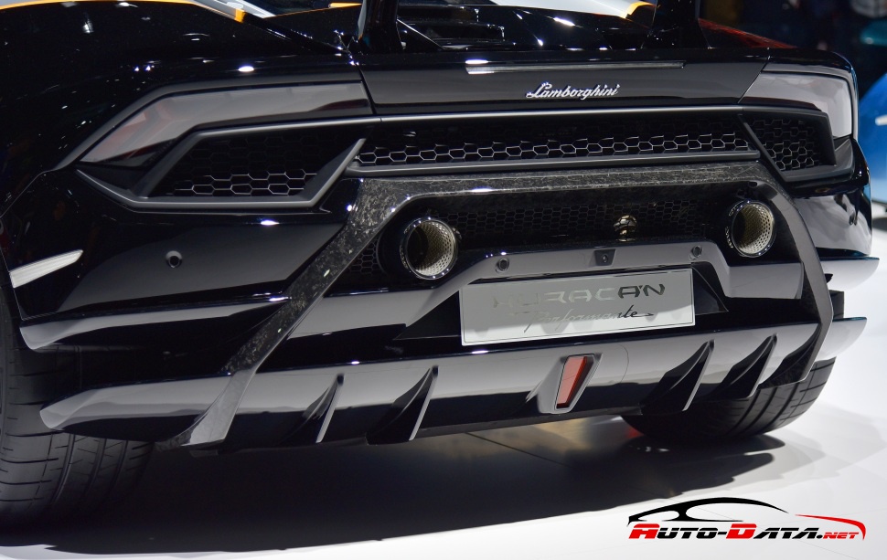 Dual exhausts and aerodynamic rear diffuser of a high-performance sports car