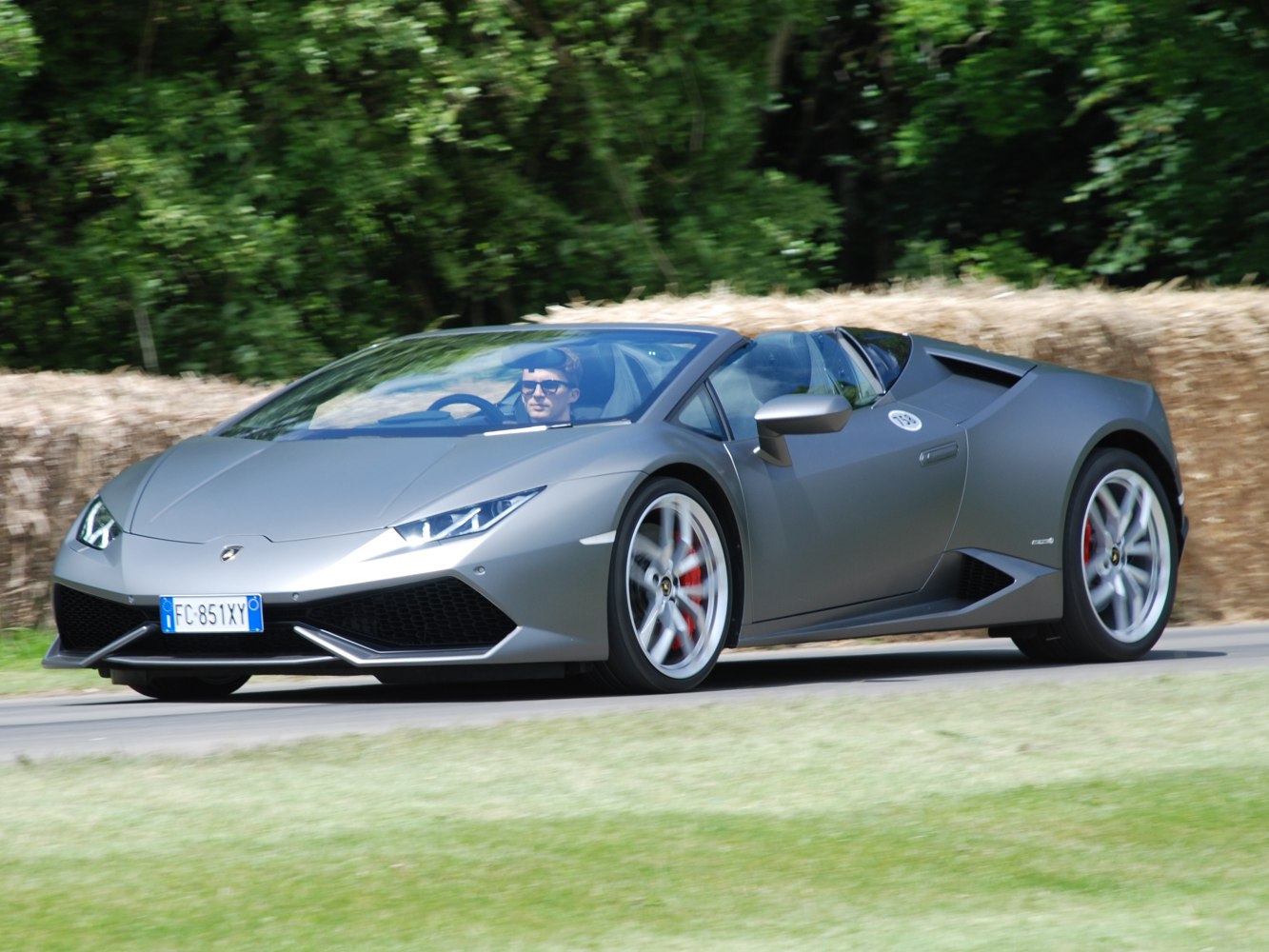 Convertible sports car with LED headlights and aerodynamic body shape