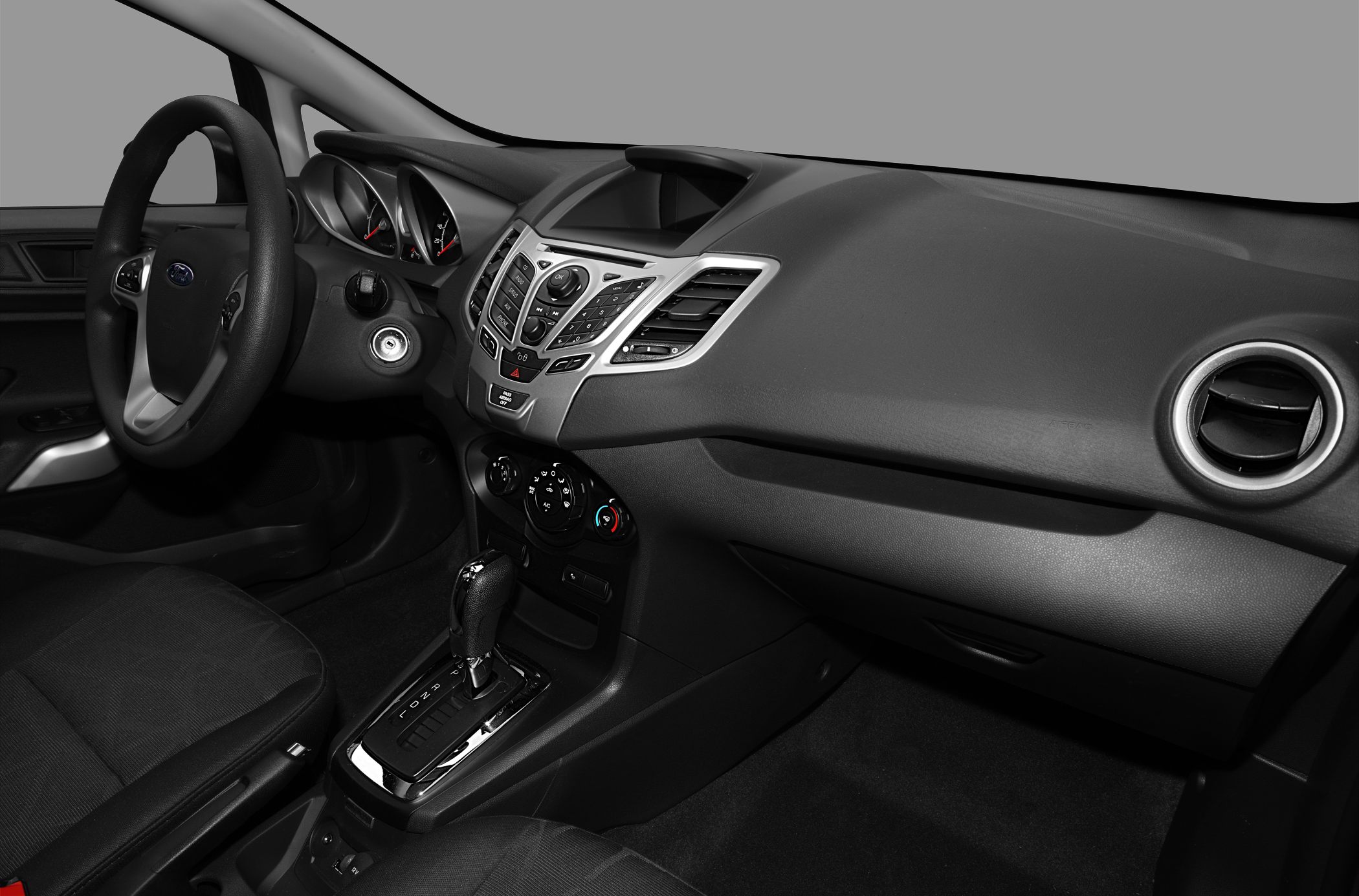 Dashboard with central console and automatic gear shift