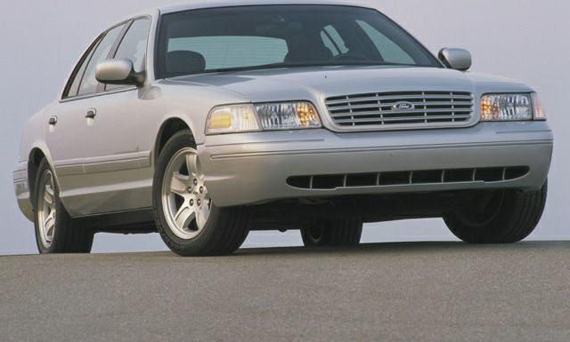 1999 Ford Crown Victoria (P7) Front View