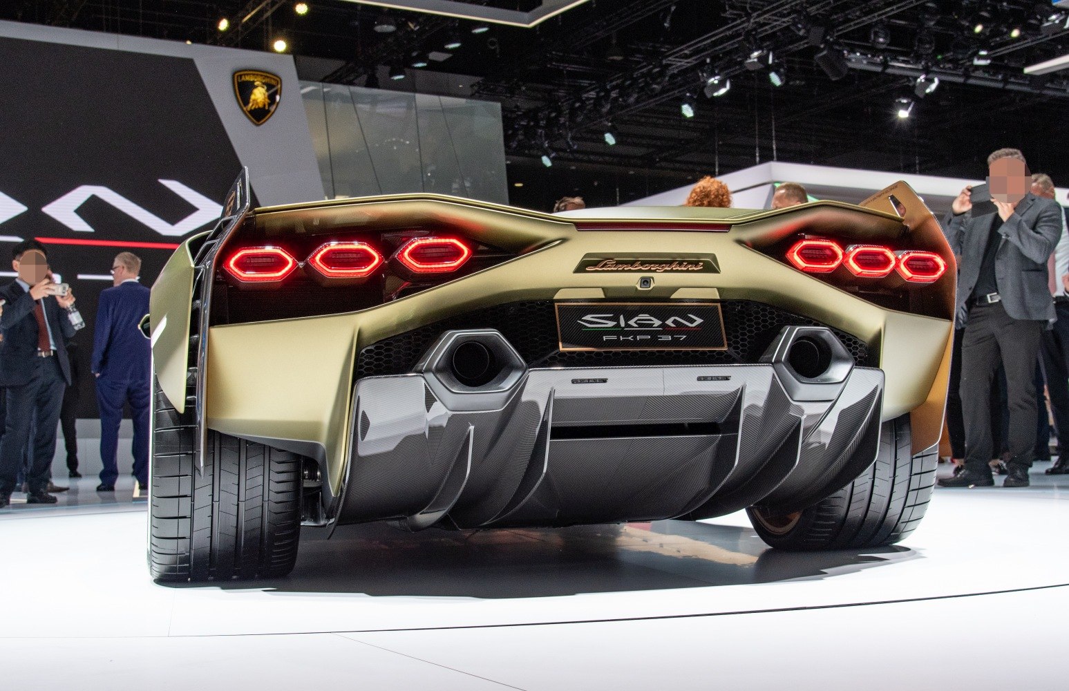 Rear view with hexagonal LED tail lights and aggressive diffuser